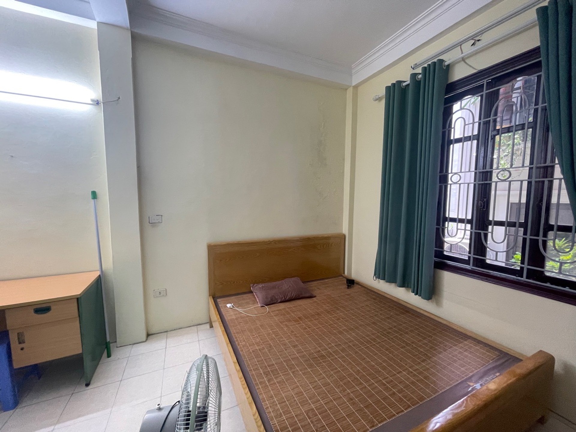 Nhà trong ngõ, ngách, hẻm - 20.5m² - Bồ Đề, Long Biên, Hà Nội - 4.75 tỷ