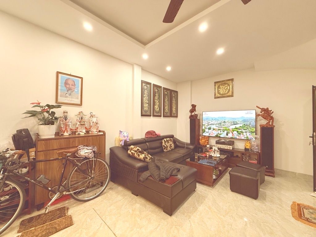 Bán nhà riêng Thanh Am ngõ nông 38,2m,5 tầng Giá 8 tỷ VNĐ