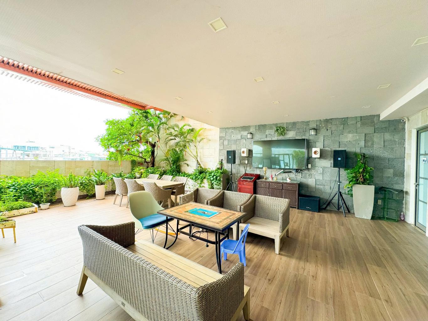 Bán nhà mặt phố 195 m², 8 Tầng, 1100m Sàn, Nhà ga T3, giá 69 tỷ
