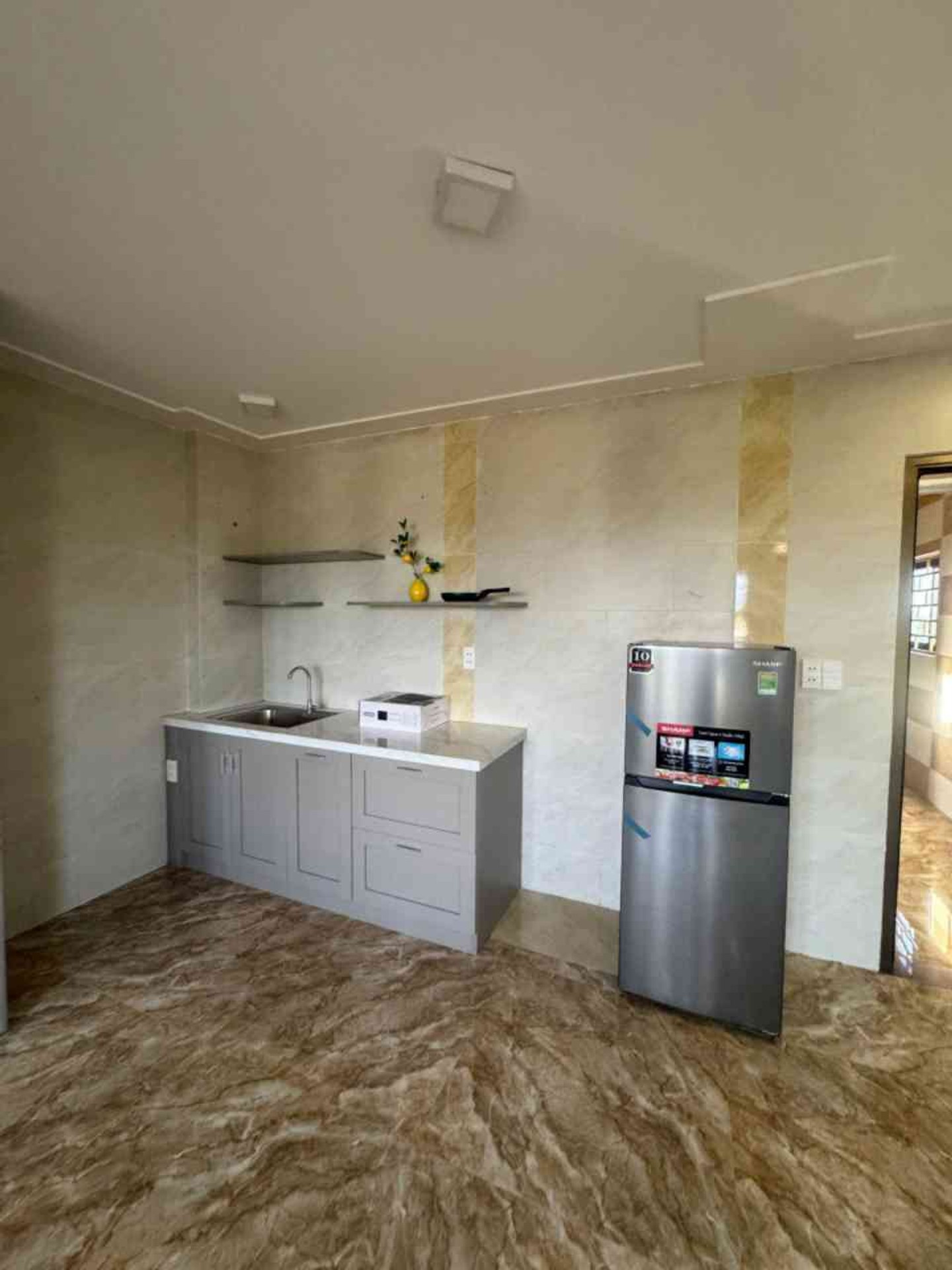 Bán nhà mặt phố Nguyễn Tất Thành - Dòng tiền ổn định - 5 tầng, 170m²