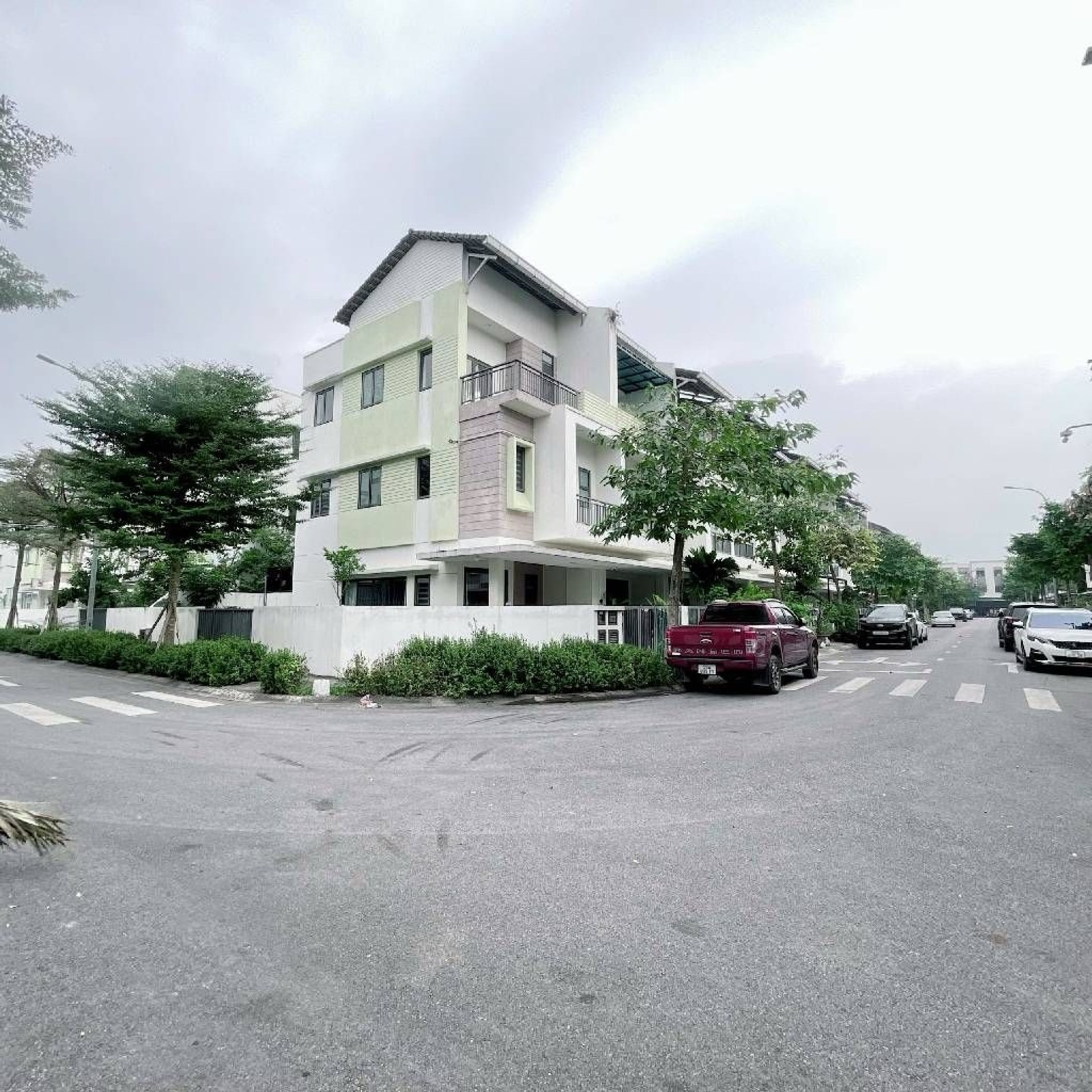 Chính chủ bán biệt thự Visip belhomes
DT 127m , 3 tầng , có dòng tiền
Giá chỉ 9,6 tỷ