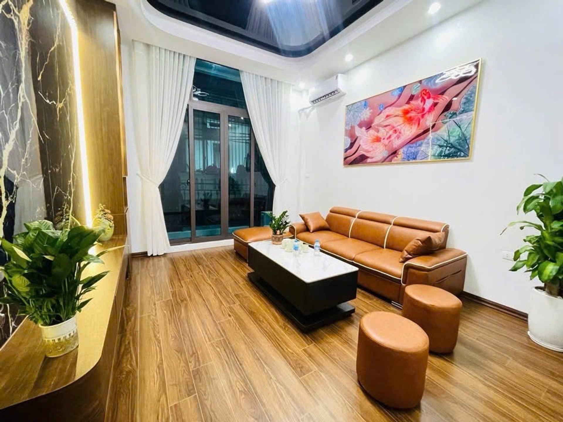 Bán nhà 4 tầng Trường Chinh - Ngõ thông, ô tô đỗ cửa