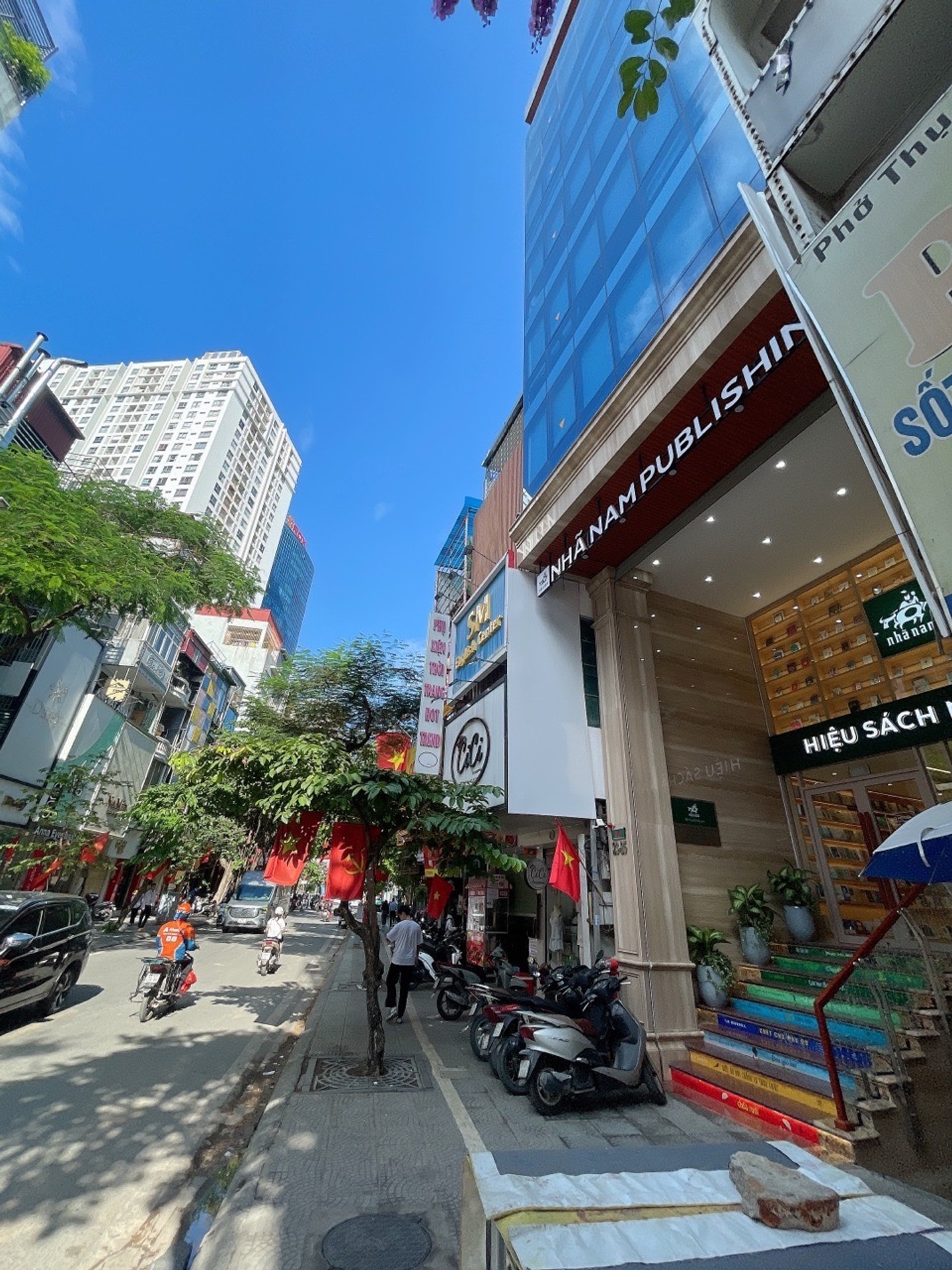 Tòa Building Sang Trọng Mặt Phố Chùa Láng - Cơ Hội Kinh Doanh Đẳng Cấp
Tài sản hiếm, định danh tốt