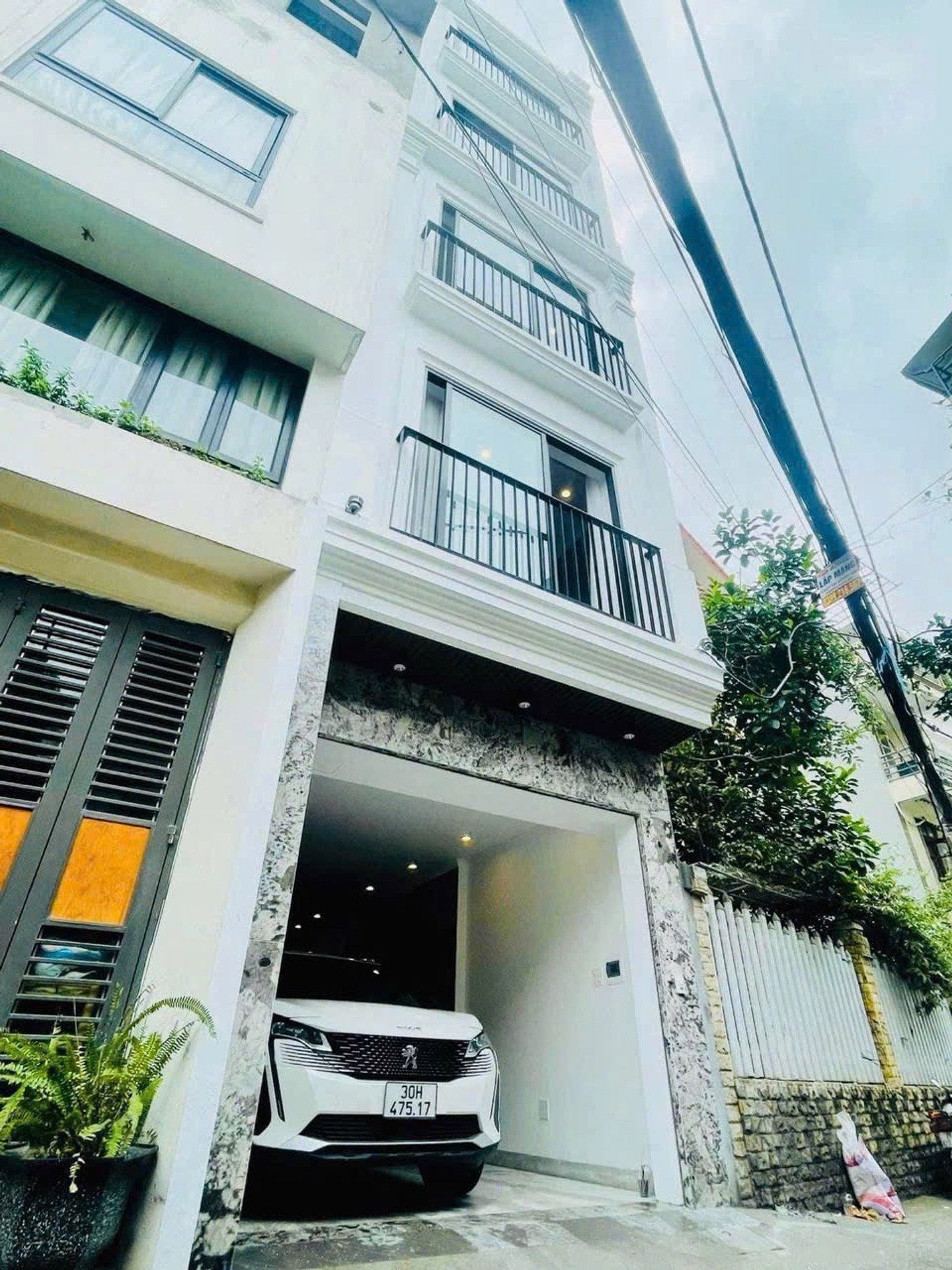 Bán nhà Ngọc Thụy ngõ thông 2 đầu giá 11 tỷ
5 ngủ gần trường pháp