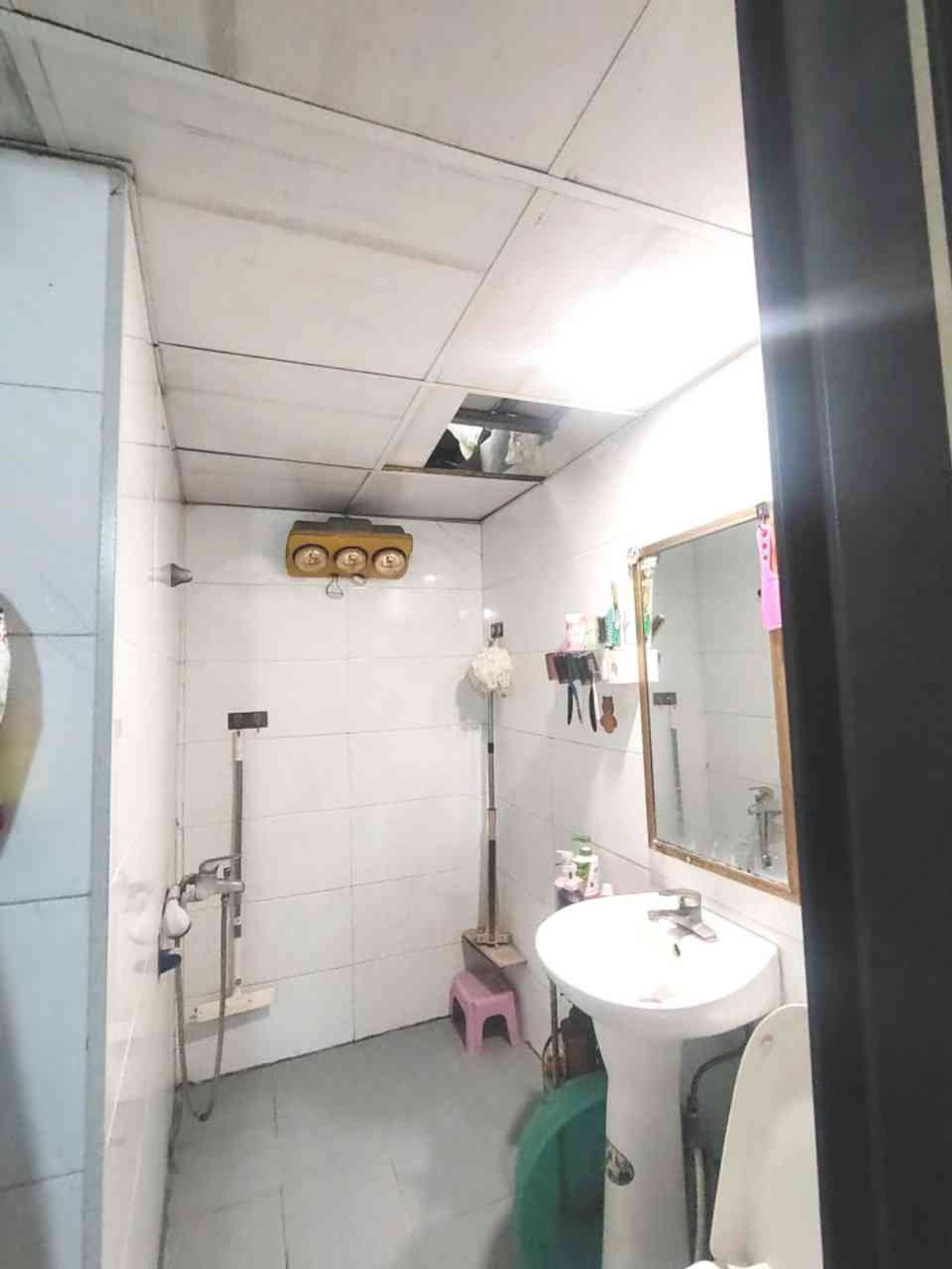 Bán đất tặng nhà cấp 4