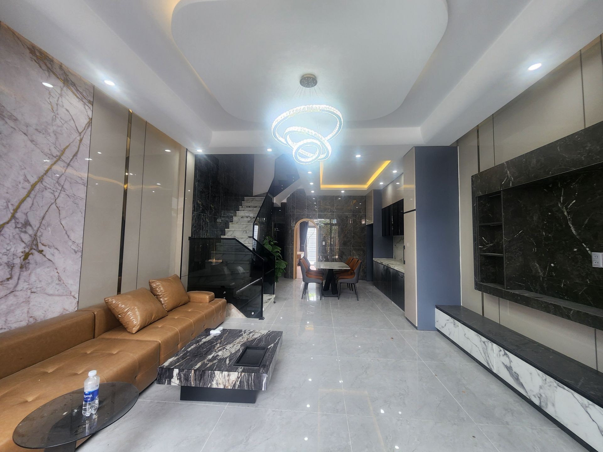 🏡 7,X TỶ – 115M² MẶT ĐƯỜNG 7,5M, NHÀ 3 TẦNG MÀ CẢM GIÁC NHƯ ĐANG Ở BIỆT THỰ!