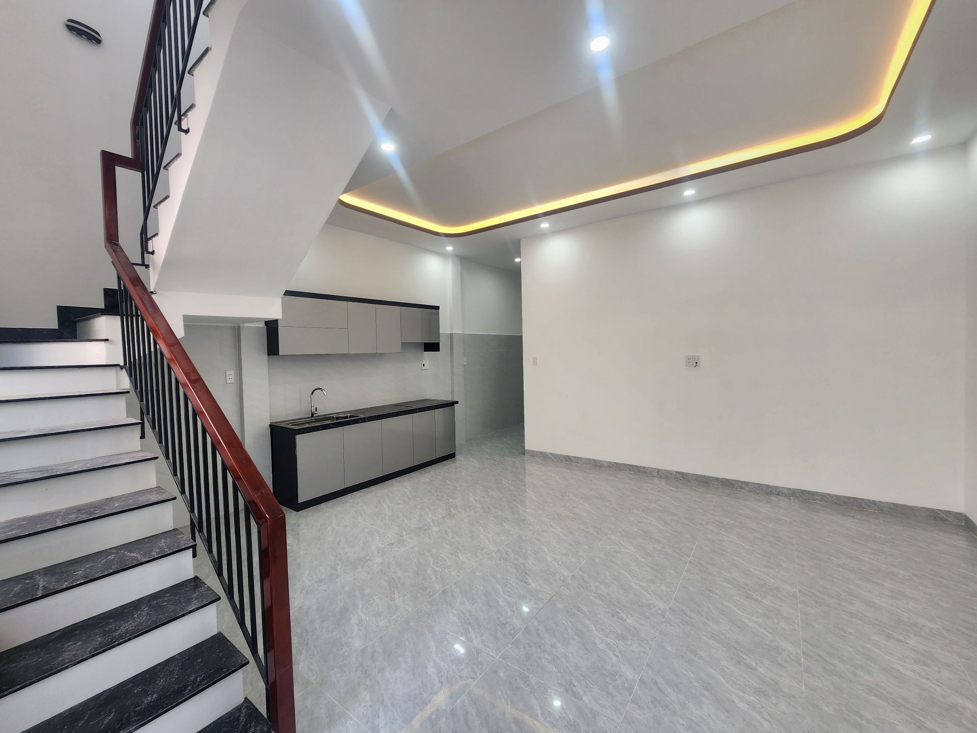 🏡 MỘT CĂN NHÀ, HAI THẾ HỆ Ở CHUNG VẪN RẤT THOẢI MÁI…