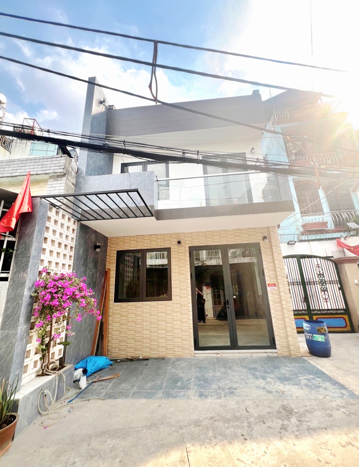 🔥 CHỦ NHIỆT BÁN🔥
 💰GIÁ MỚI CHỈ HƠN 4TỶ(TL).
🏡NHÀ 3 TẦNG_ 5.2M x 13M_MỚI ĐẸP Ở NGAY_HẺM XE HƠI S
