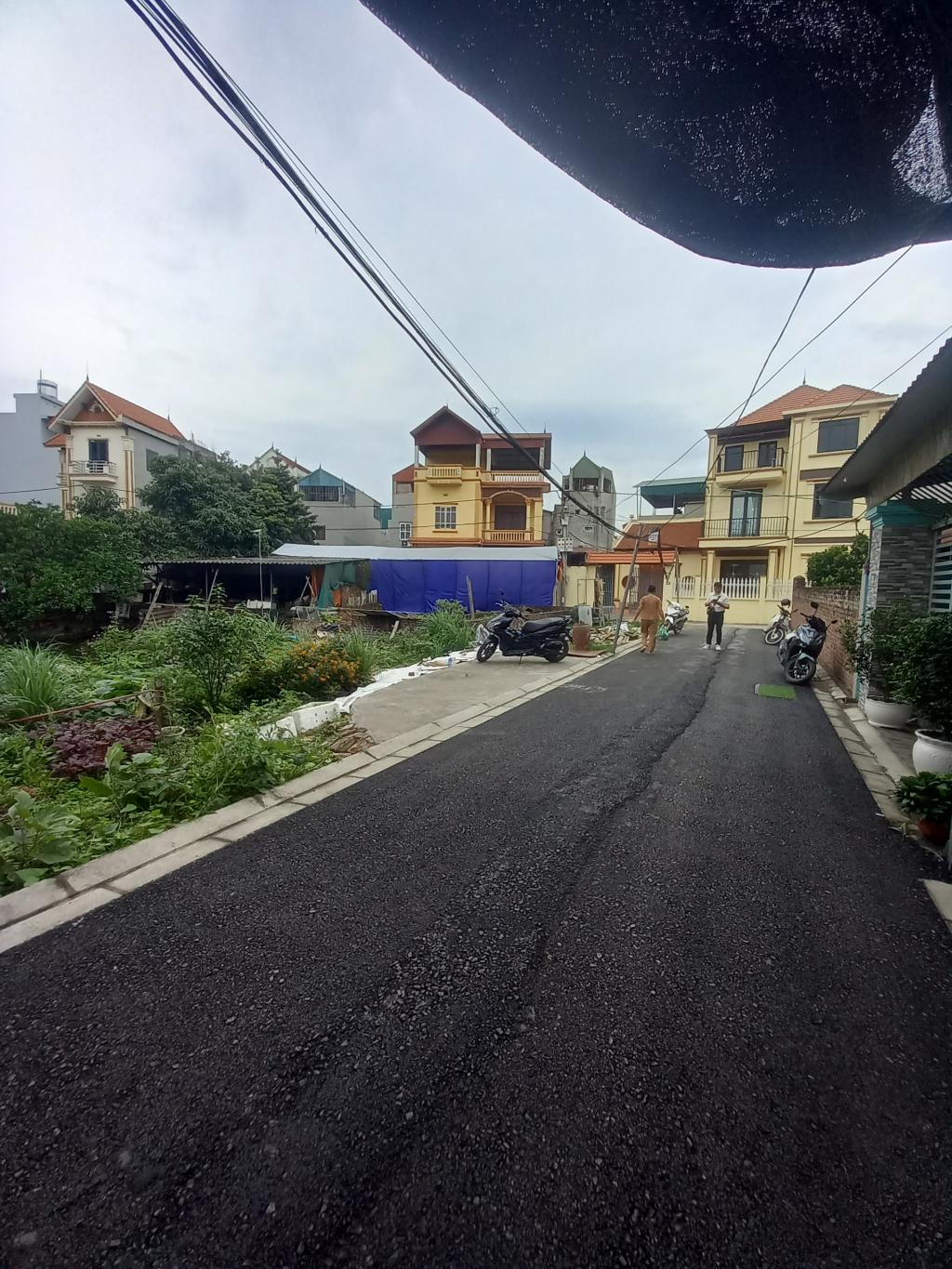 Bán đất 50.9m2 tại Đa Tốn, mặt tiền 6.4m, ô tô vào đất, sổ đỏ chính chủ