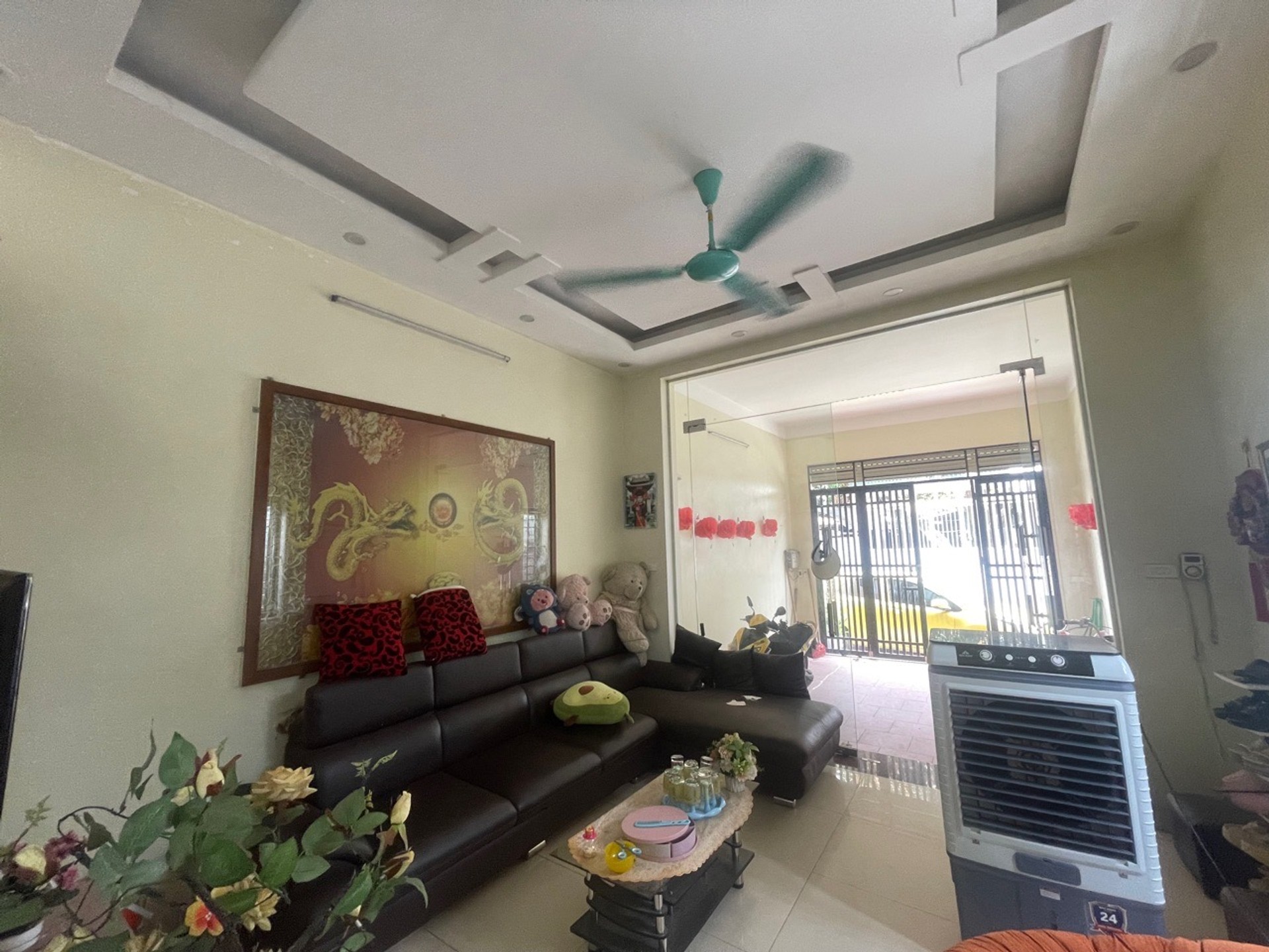 Nhà 4 Tầng Đối Diện Sân Bay - Cơ Hội Vàng Đầu Tư!