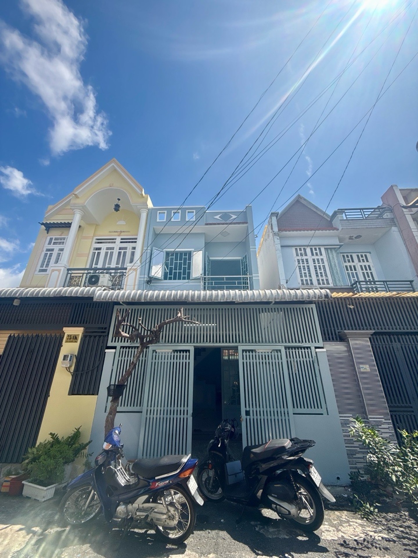 -NHÀ BÀ ĐIỂM.HẺM XE HƠI - XUÂN THỚI THƯỢNG 23 - GẦN CHỢ XUÂN THỚI THƯỢNG - NGANG 5x17 - 2 TẦNG