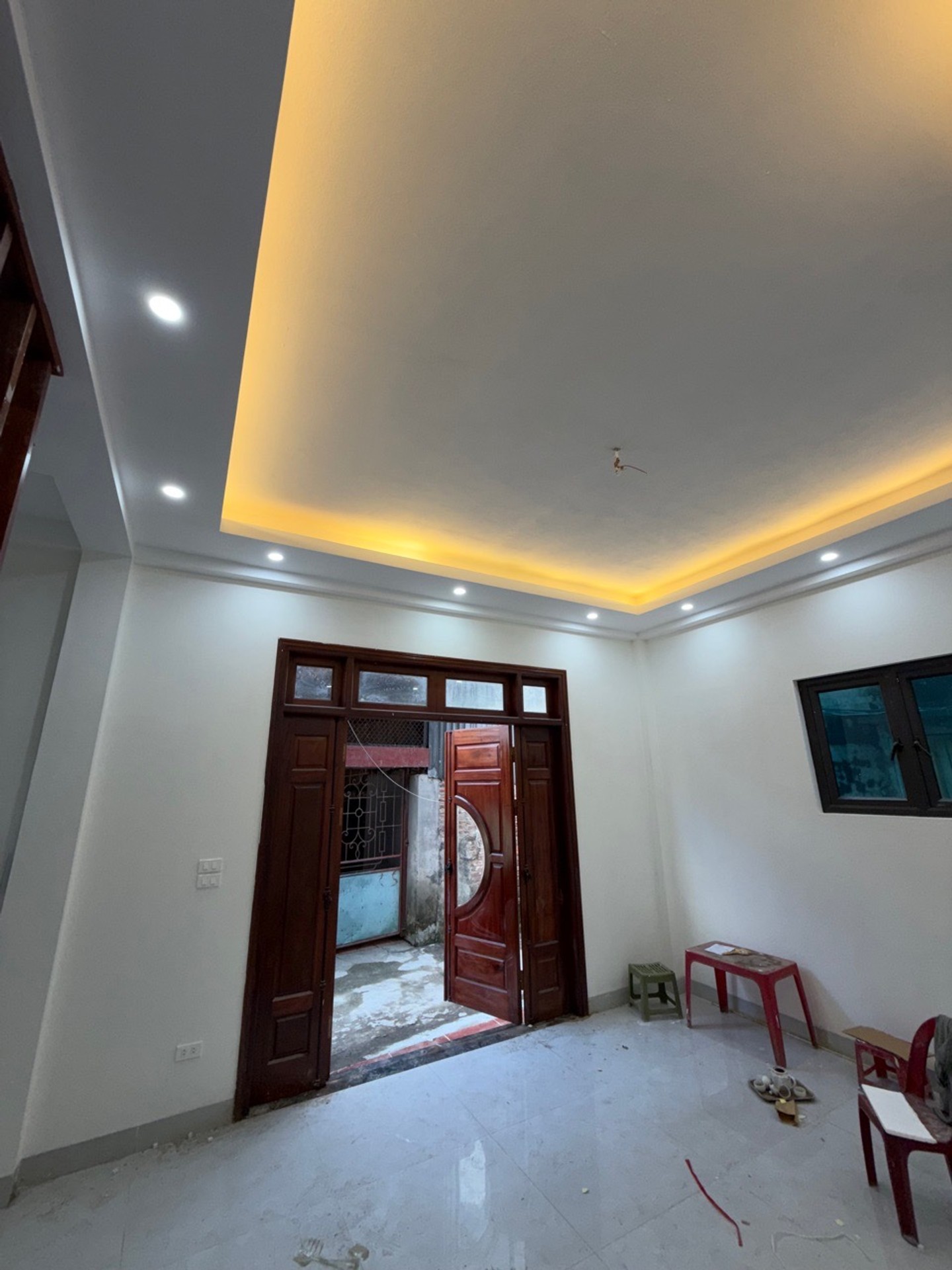 Sát trung tâm từ sơn nhà 3 tầng đường ô tô cách 30m
MT 11m lô góc hai mặt thoáng giá hơn 2TỶ