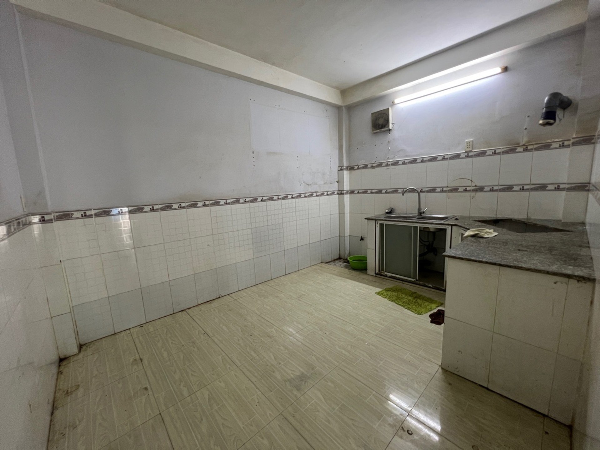 Nhà Bán 2 Tầng Hẻm Rộng, Âu Dương Lân, Quận 8, Giá 5.6 Tỷ VNĐ
