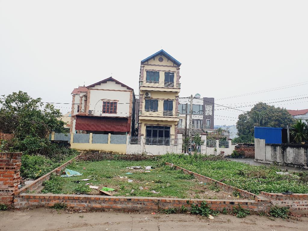 Cơ Hội Đầu Tư BĐS Vàng Tại Lê Hữu Tựu, Giá Chỉ 7.4 Tỷ VNĐ!