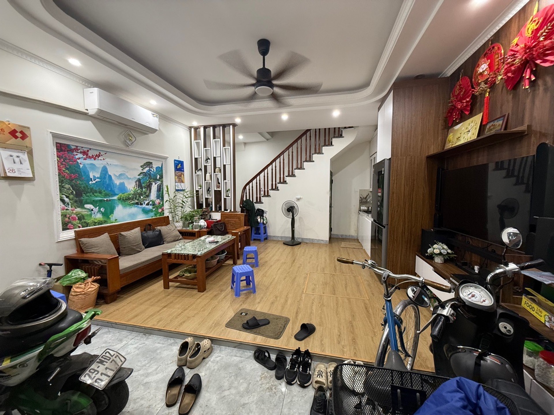 NHÀ DÂN XÂY MẶT TIỀN ĐẸP - TẶNG FULL NỘI THẤT - NGÕ NÔNG - GẦN CẦU CHUI - KHAI SƠN - BIG C LONG BIÊ