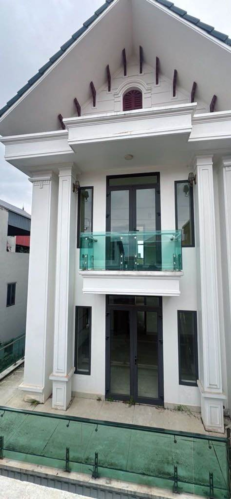 Biệt thự 4 tầng mặt phố - Đầu tư sinh lời ngay!