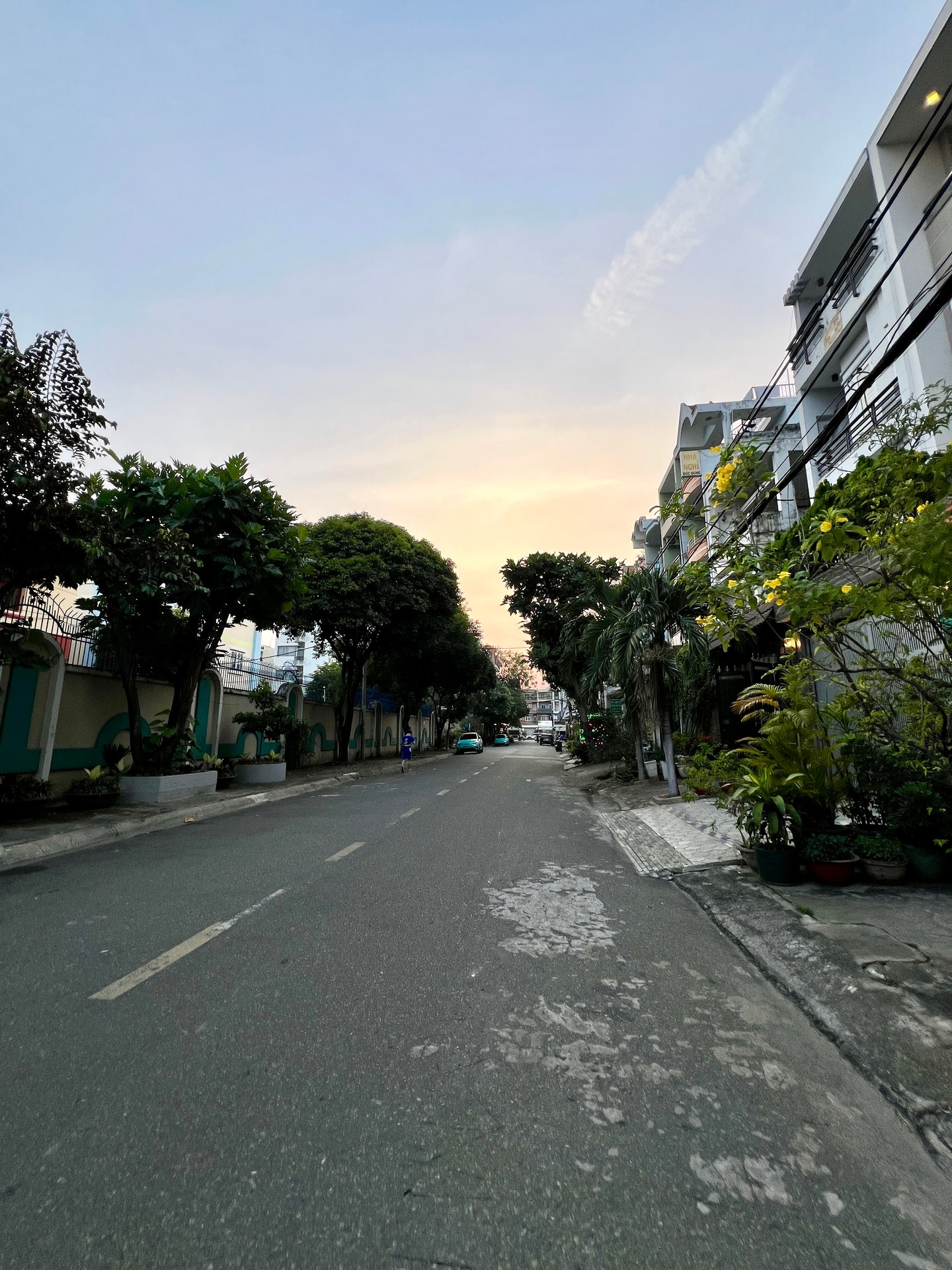 Nhà Mặt Phố Khu Tên Lửa, 4 Tầng, 5 Phòng Ngủ, Gần Aeon Mall