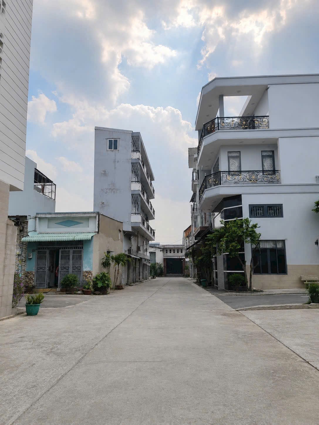 BÁN NHÀ BÌNH TÂN - GIÁP TÂN PHÚ - 56M2 - HẺM XE HƠI THÔNG - 2TẦNG - GẦN LÊ TRỌNG TẤN - CHỈ 4.X TỶ