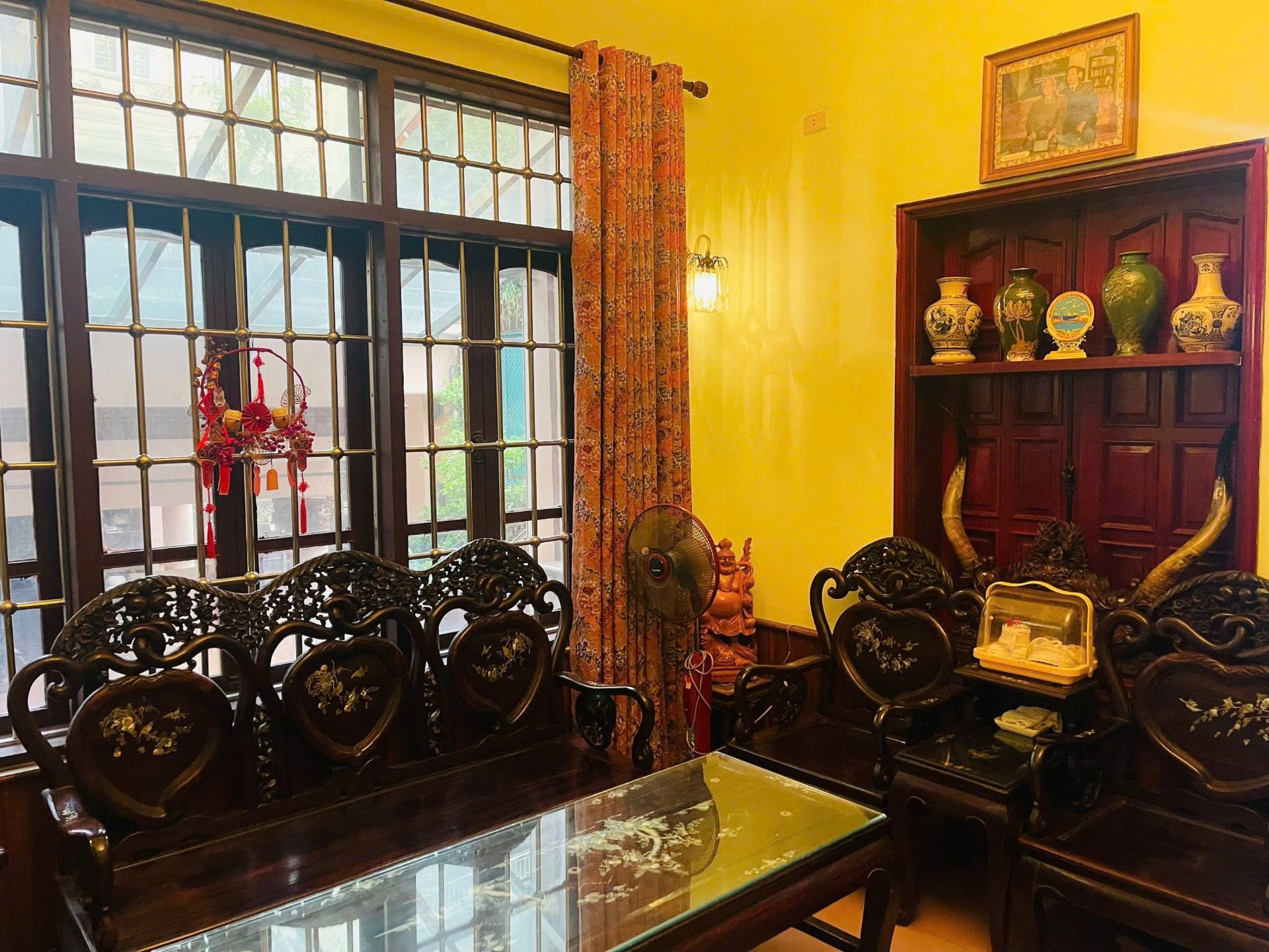 Bán biệt thự 4 tầng 2 mặt tiền tại phường Lê Trọng Tấn, diện tích lớn 257.3m²