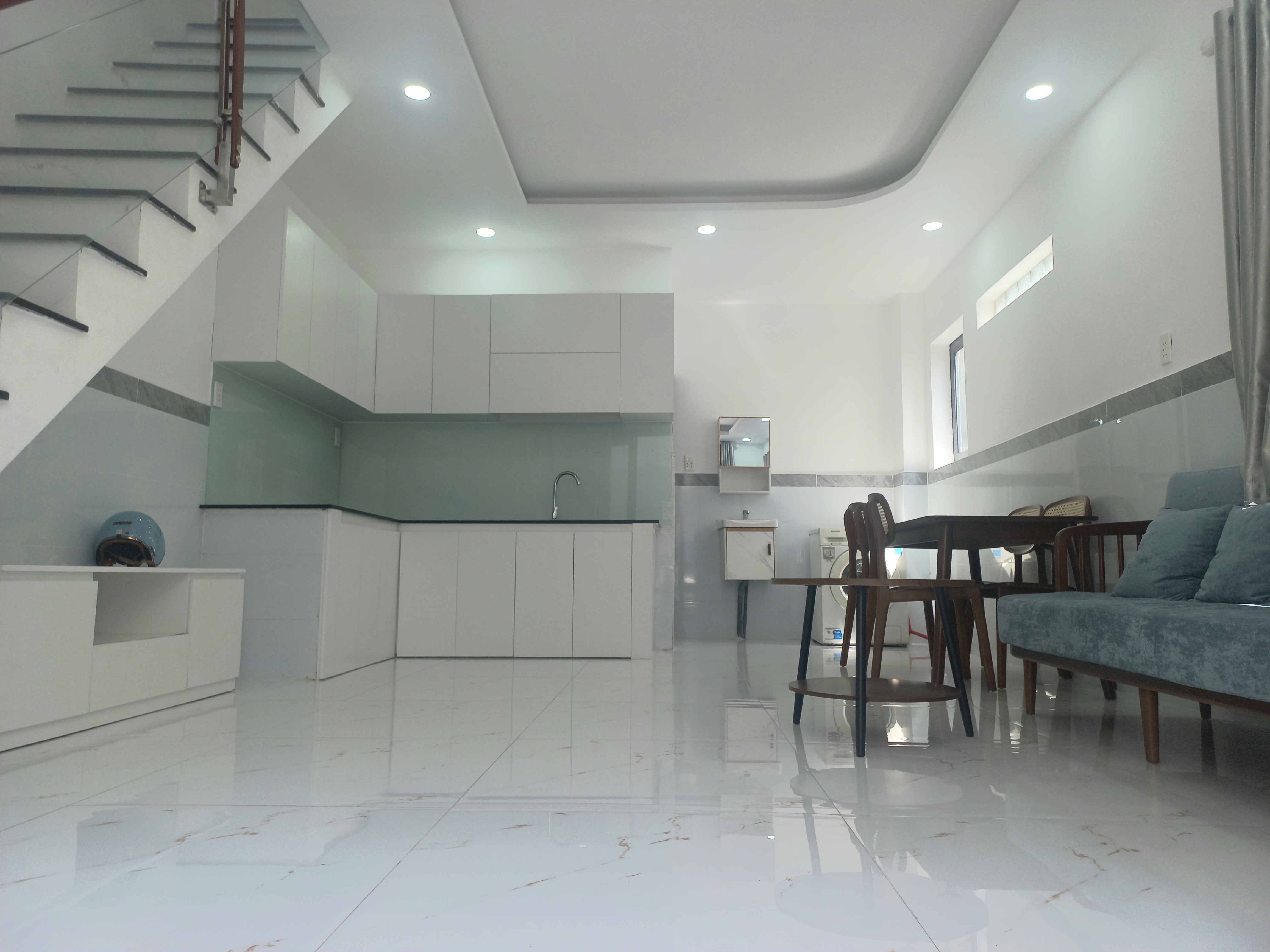 Nhà 2 tầng Hẻm Xe Hơi phường Hiệp Phú Quận 9, Giá Tốt,