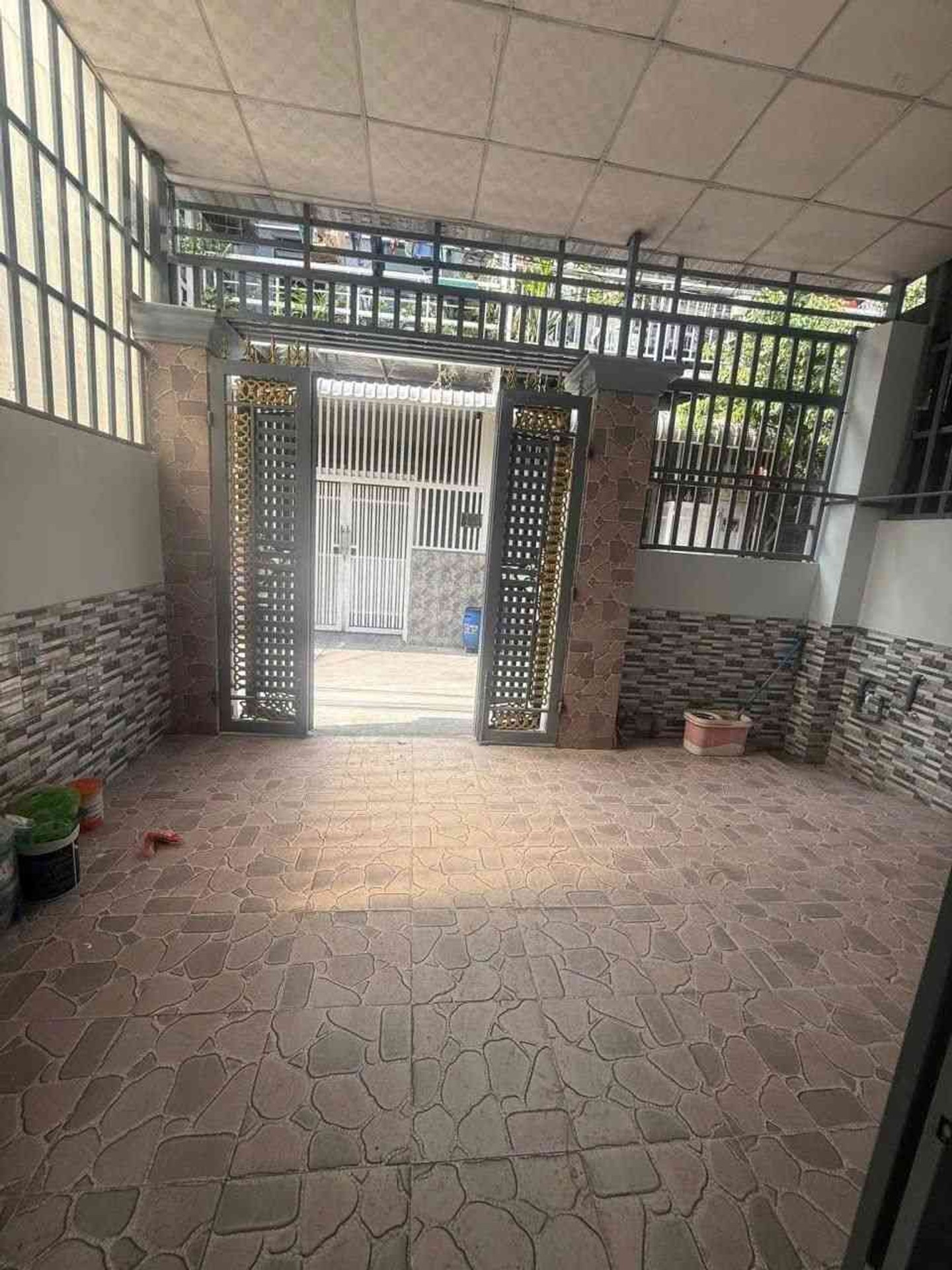 Nhà 2 tầng đẹp, ô tô vào tận cửa ở Hóc Môn