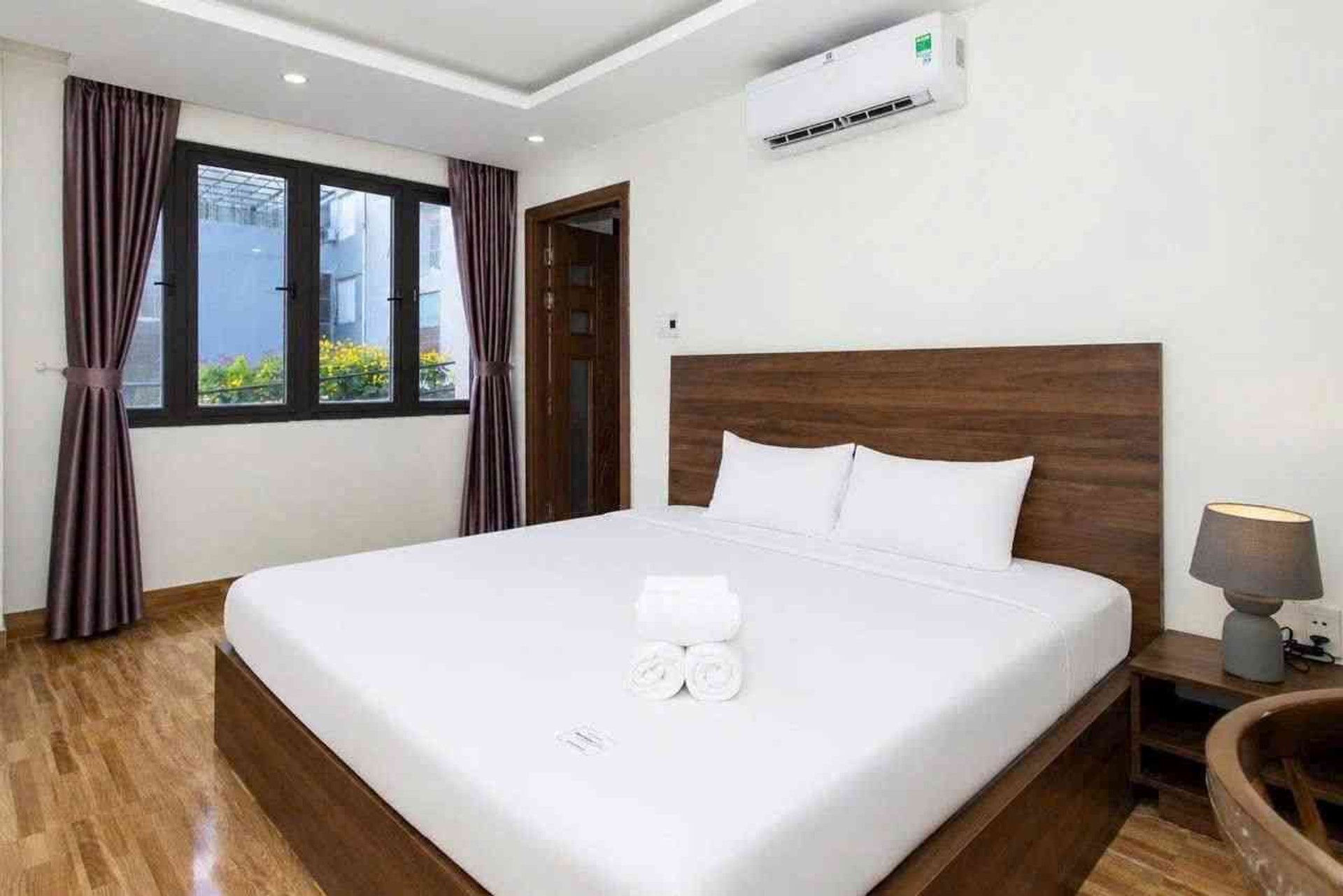 Bán khách sạn 6 tầng khu Khuê Mỹ Đông, 102m x 5m, 16 phòng cho thuê giá 20.2 tỷ