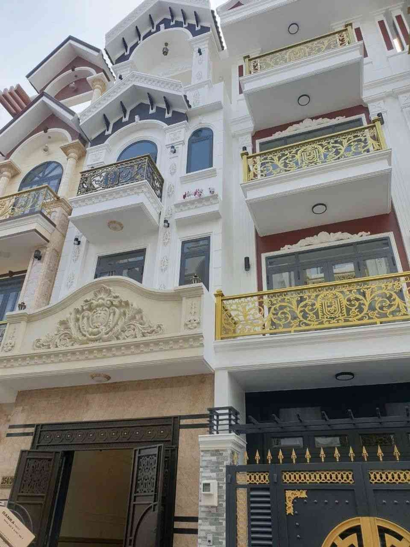 Bán nhà riêng 4 tầng 61,2m2 tại Bình Hưng Hoà B, Bình Tân, mặt tiền 4m, ô tô đậu trong nhà