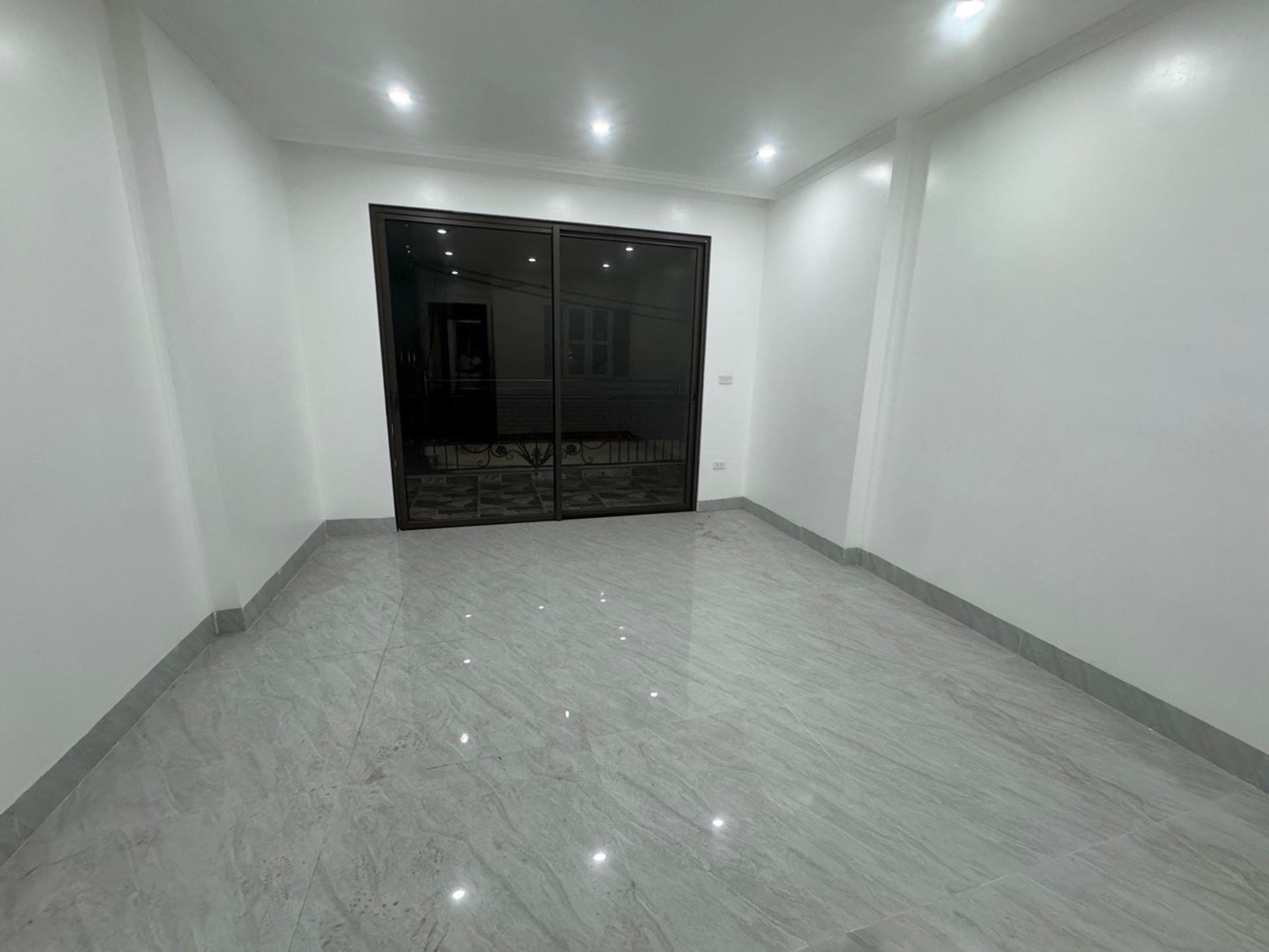 📣📣📣PHÂN LÔ Ô TÔ ĐỖ CỬA, CHẠY VÒNG QUANH - VÀO NHÀ - 110M2 - 5 TẦNG XA LA XÂY MỚI - 8 NGỦ