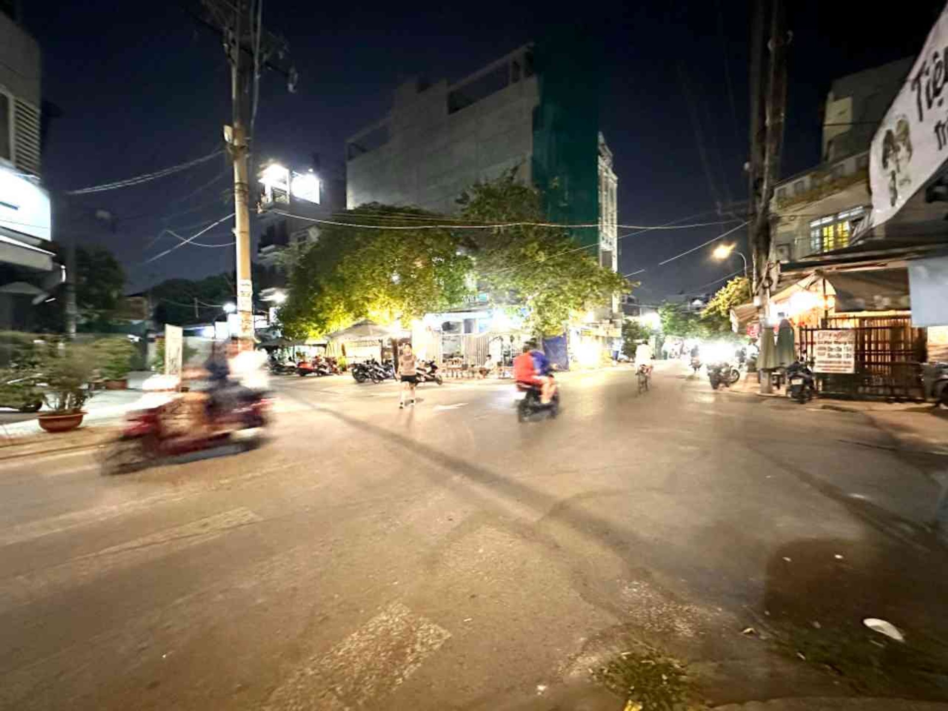 Cơ hội hiếm có sở hữu nhà mặt phố 4 tầng giá tốt tại Bình Trị Đông