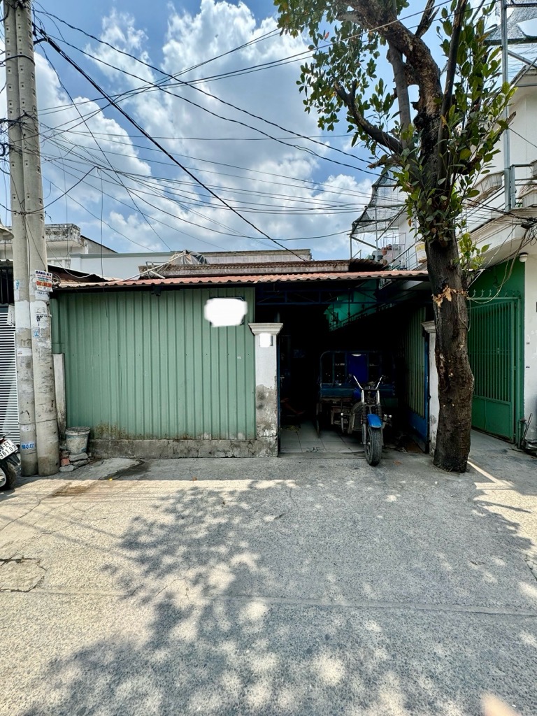 Bán nhà rộng 120m2 hướng Đông Nam, hẻm ô tô, giá chỉ 5.9 tỷ