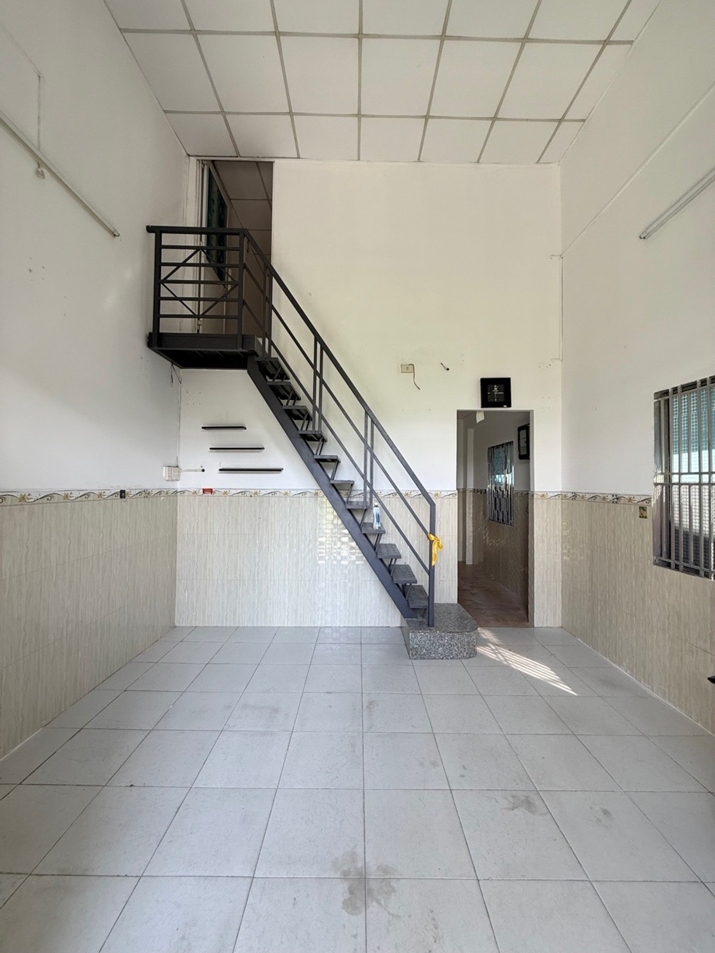 Nhà 2 tầng hẻm xe hơi Tân Sơn giá tốt siêu hấp dẫn