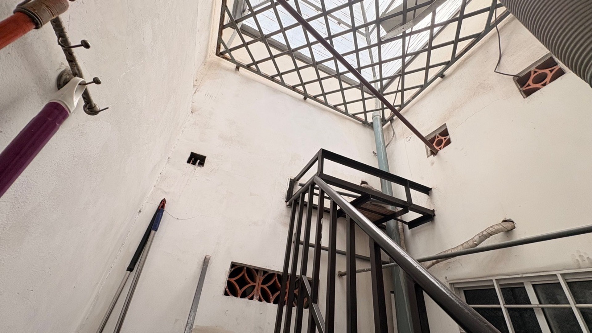 💰GIÁ MỚI CHỈ HƠN 4TỶ (TL)
🏡 NHÀ 5,5M x 12M_ĐƯỜNG 7M XE HƠI TRÁNH_ TRUNG MỸ TÂY QUẬN 12 – VỊ TRÍ