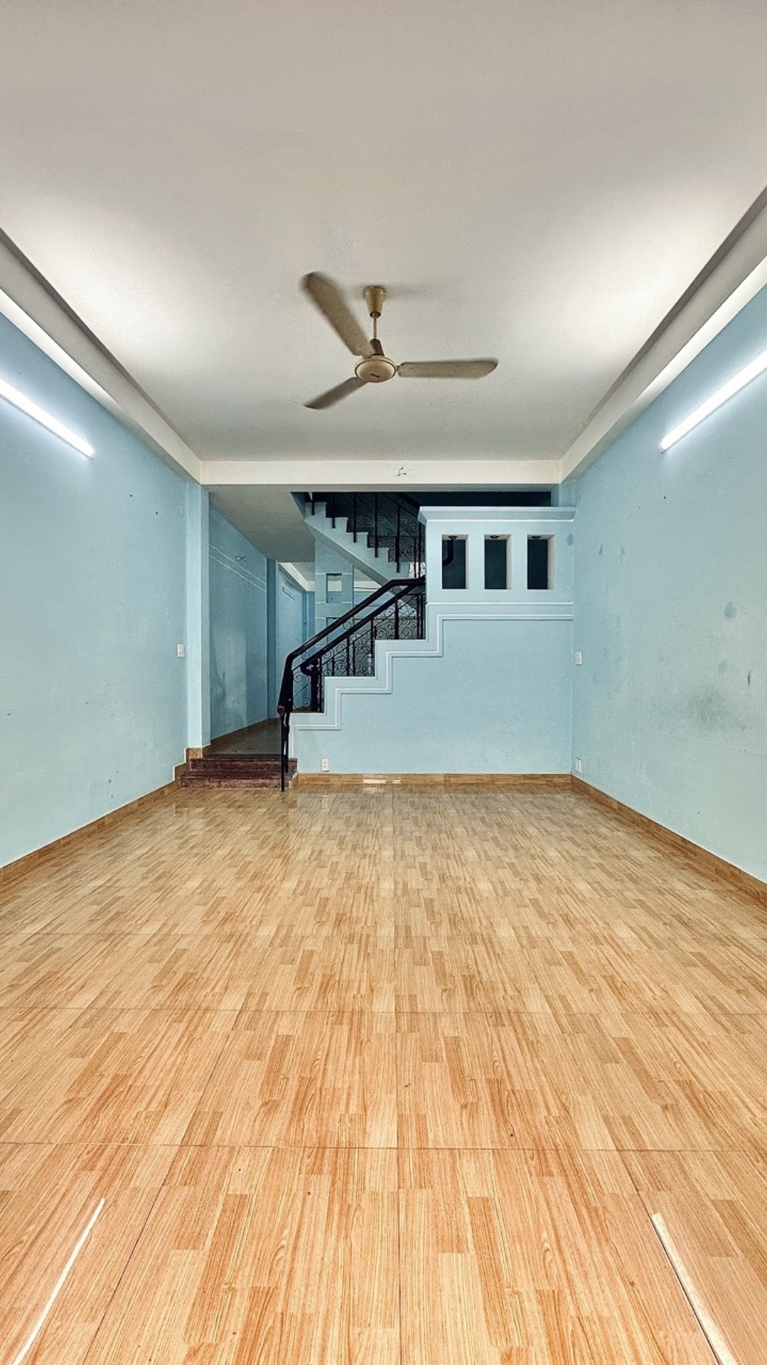 Bán gấp nhà 2tầng btct 60m² khu vip tân sơn nhì, ô tô ngủ trong nhà Đường trãi nhựa 5m
