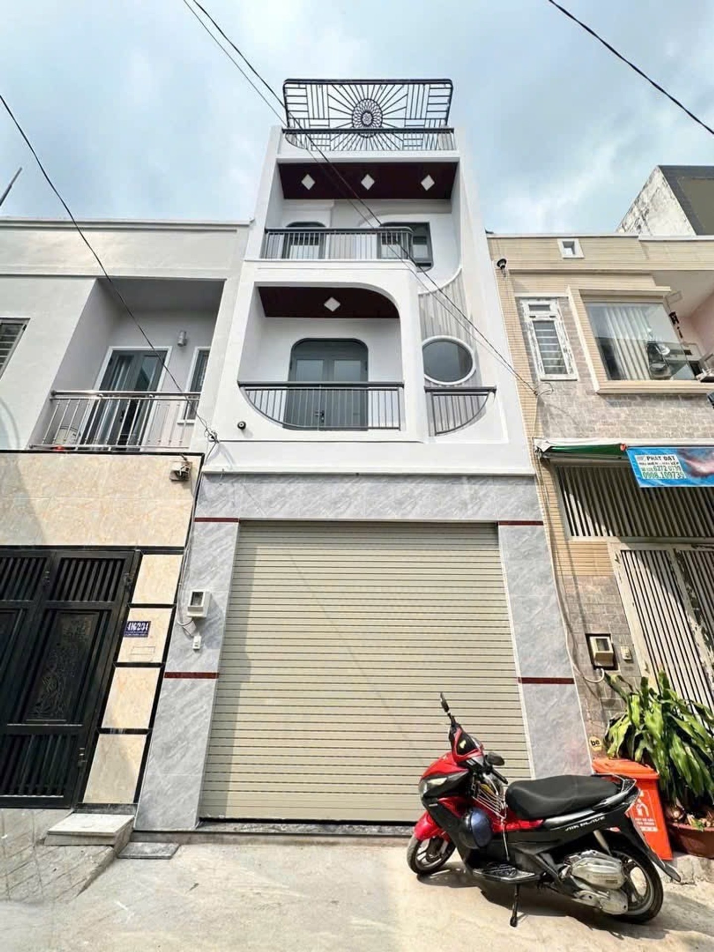Bán nhà riêng 4 tầng tại phường Long Trường, Quận 9, sát mặt tiền Lã Xuân Oai