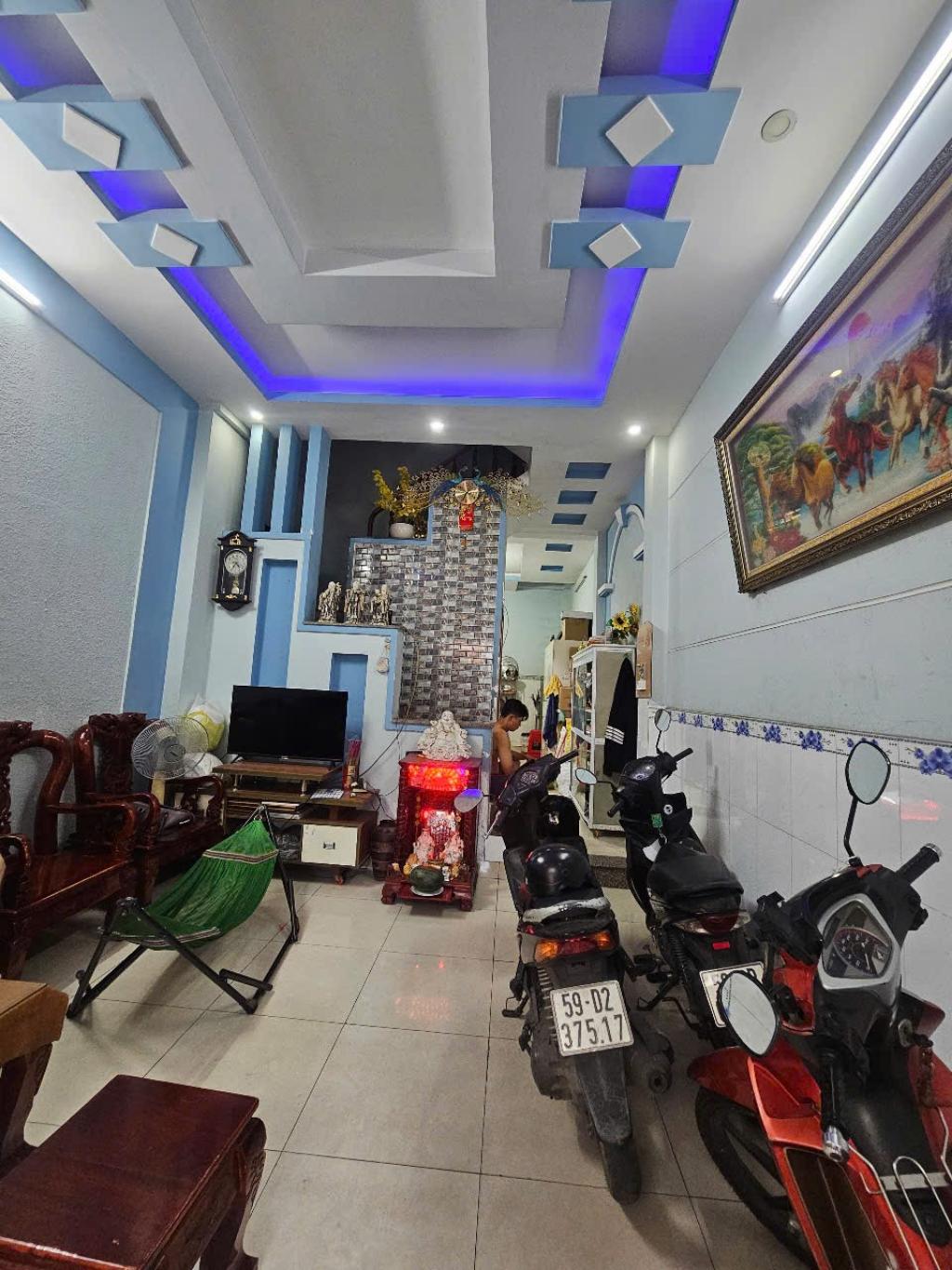 Bán nhà riêng 3 tầng tại phường Bình Hưng Hòa B, quận Bình Tân, diện tích 52m2