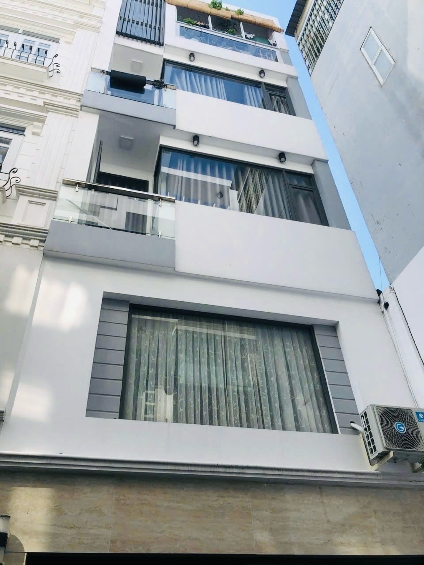 Bán nhà riêng 5 tầng tại Hoàng Hoa Thám, 8 phòng ngủ, 8 phòng tắm, khai thác CHDV