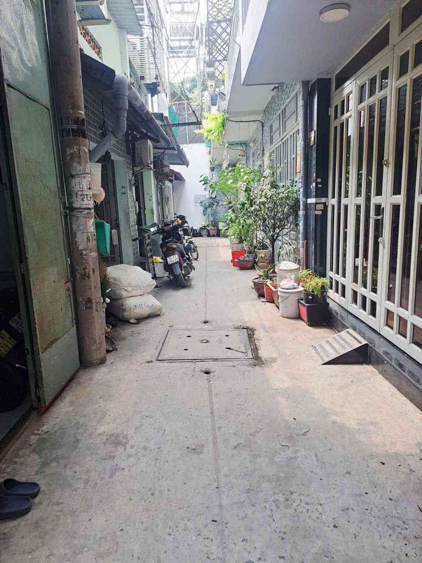 Nhà 2 tầng xinh xắn, gần Aeon Tân Phú, Bình Tân