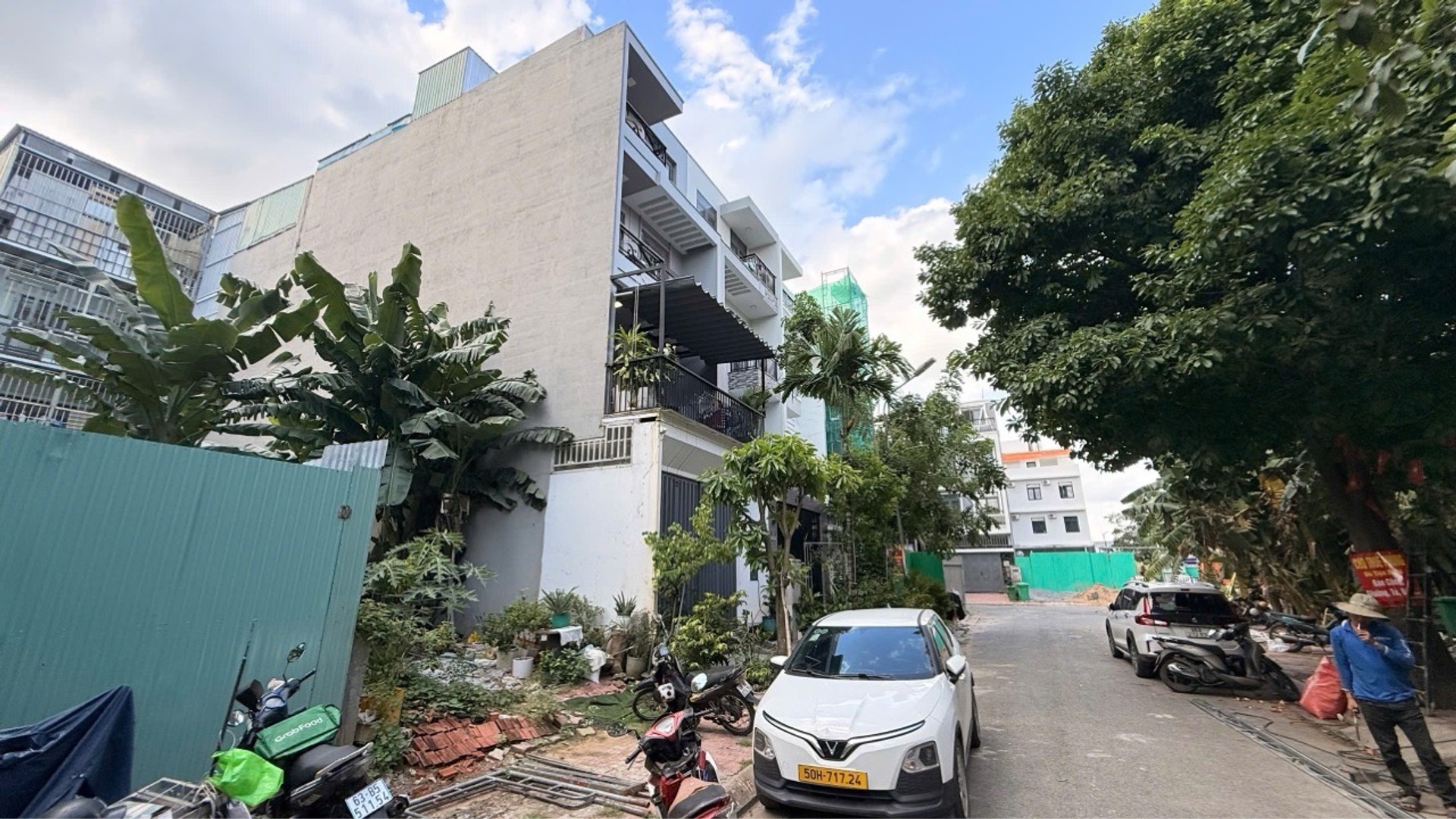 Bán nhà mặt phố khu Intresco Nguyễn Văn Linh, 100m2, 4 tầng, 10 phòng thuê
