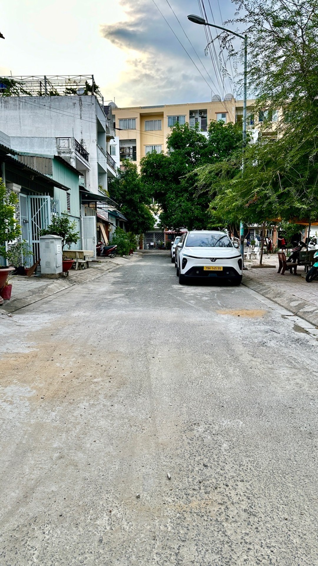 NHÀ GÓC KHU 38HA TÂN THỚI NHẤT 8 – ĐƯỜNG NHỰA 8M – 2 Ô TÔ TRÁNH NHAU – 15.5 TỶ