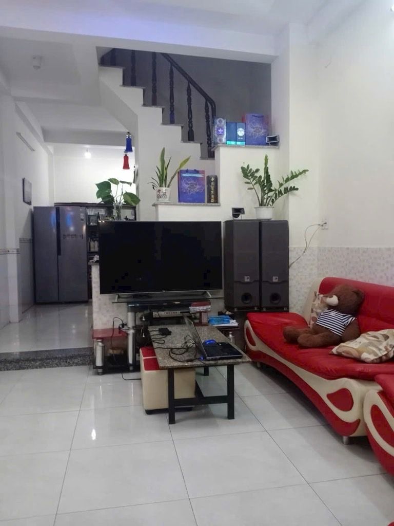 Nhà 3 tầng 8 phòng ngủ gần Tân Phú, diện tích 105m2