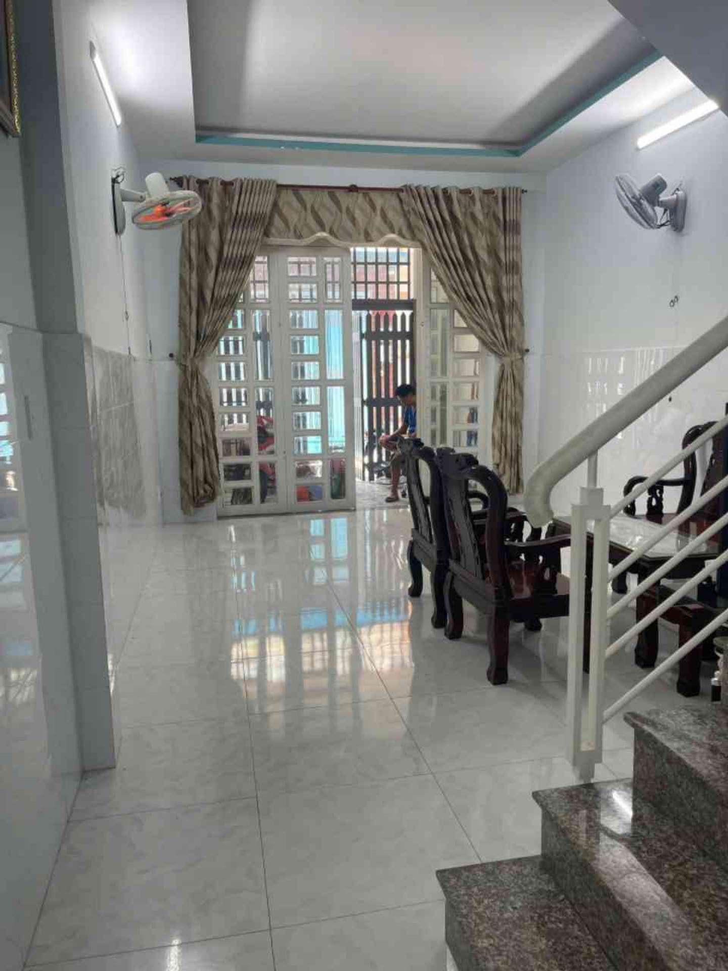 Cơ hội sở hữu nhà 2 tầng giá tốt tại Bình Tân, hẻm xe tải rộng 6m, kinh doanh sầm uất