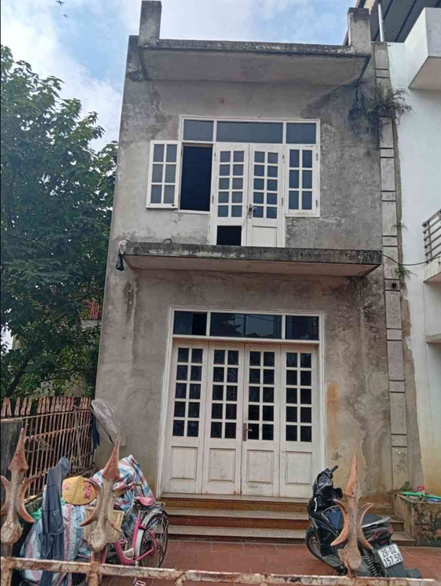 Bán nhà riêng 2 tầng tại Ỷ Lan với diện tích rộng và pháp lý rõ ràng