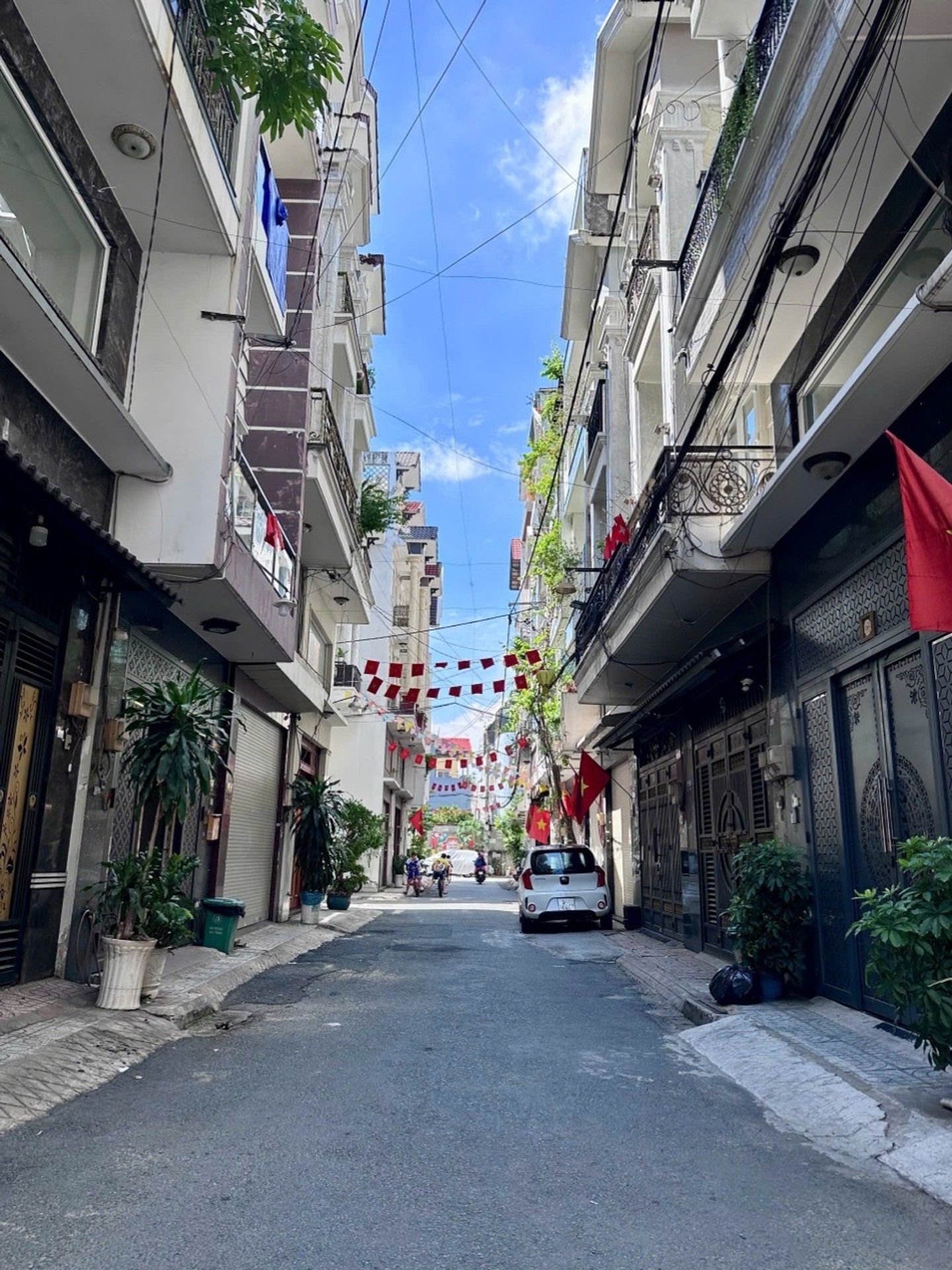 Nhà đẹp Tân Bình, 5 tầng, xe hơi vào tận nhà