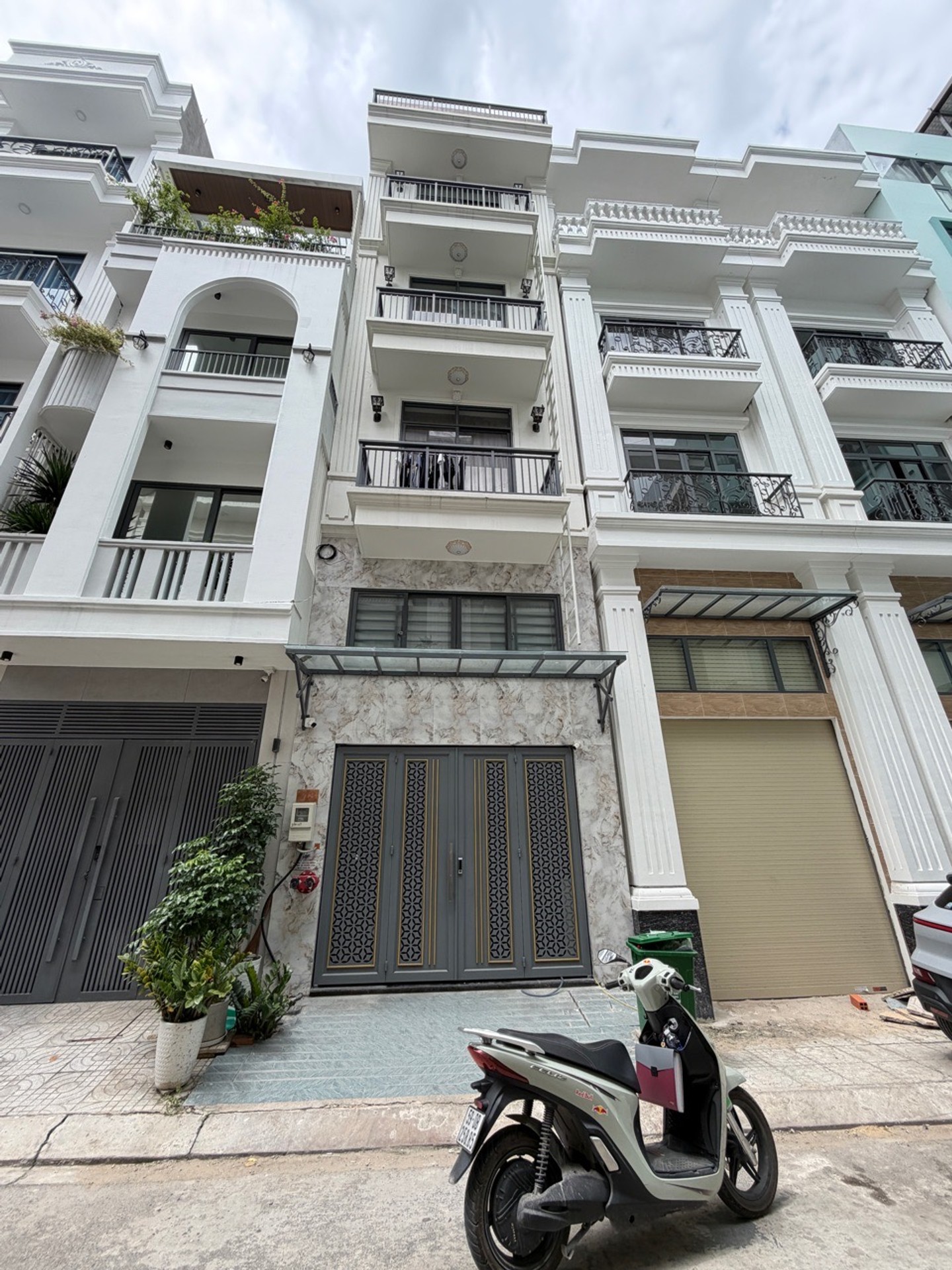 NHÀ 6 TẦNG KHU ĐỒNG BỘ VƯỜN LÀI - 9 PHÒNG CHO THUÊ 45 TR/THÁNG, CHỦ ĐỊNH CƯ ÚC HẠ GIÁ 400 TRIỆU
