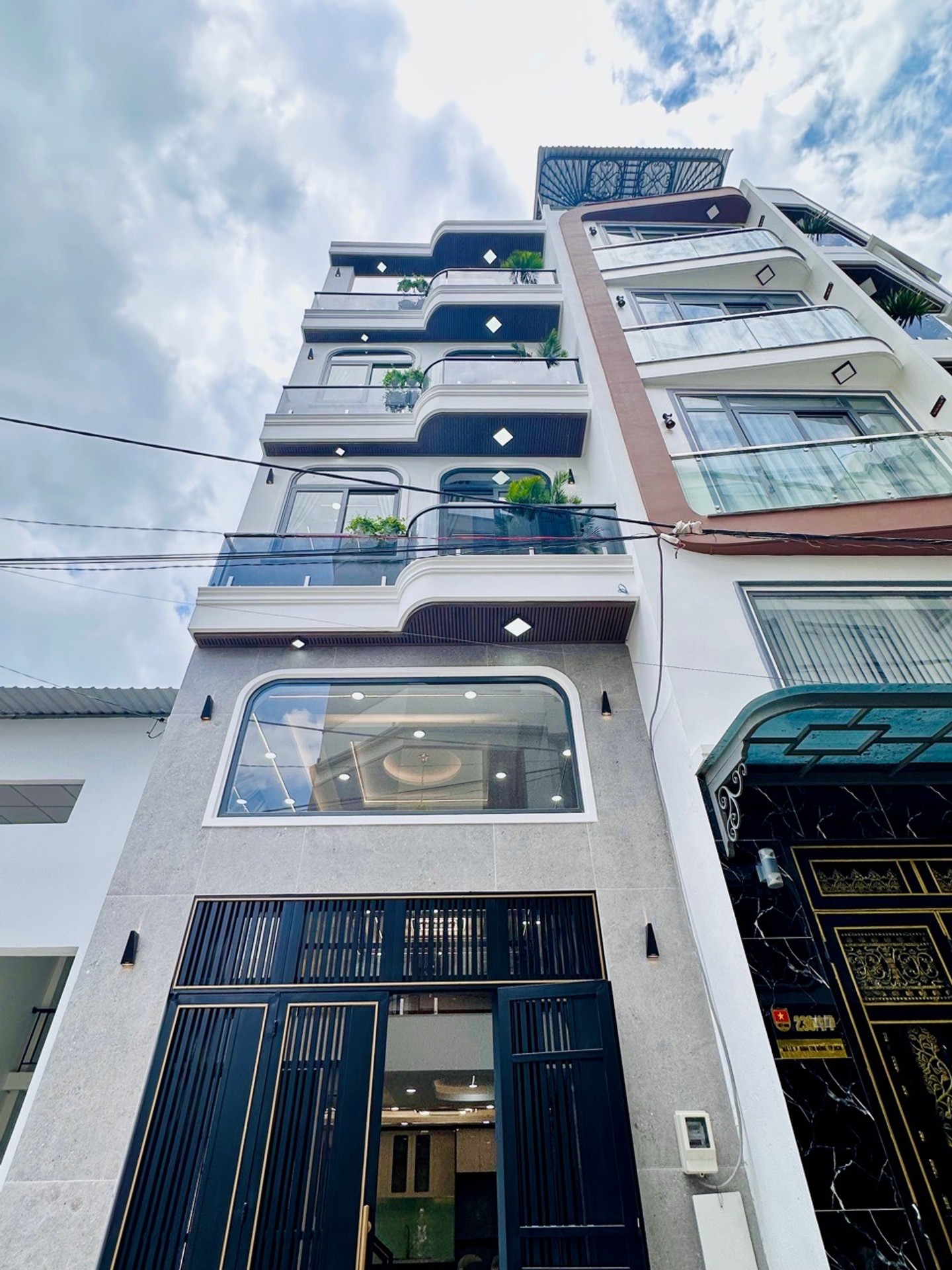Bán nhà riêng 5 tầng tại phường Bình Trị Đông, Quận Bình Tân, khu vực ngã tư 4 xã, hẻm ô tô 6m