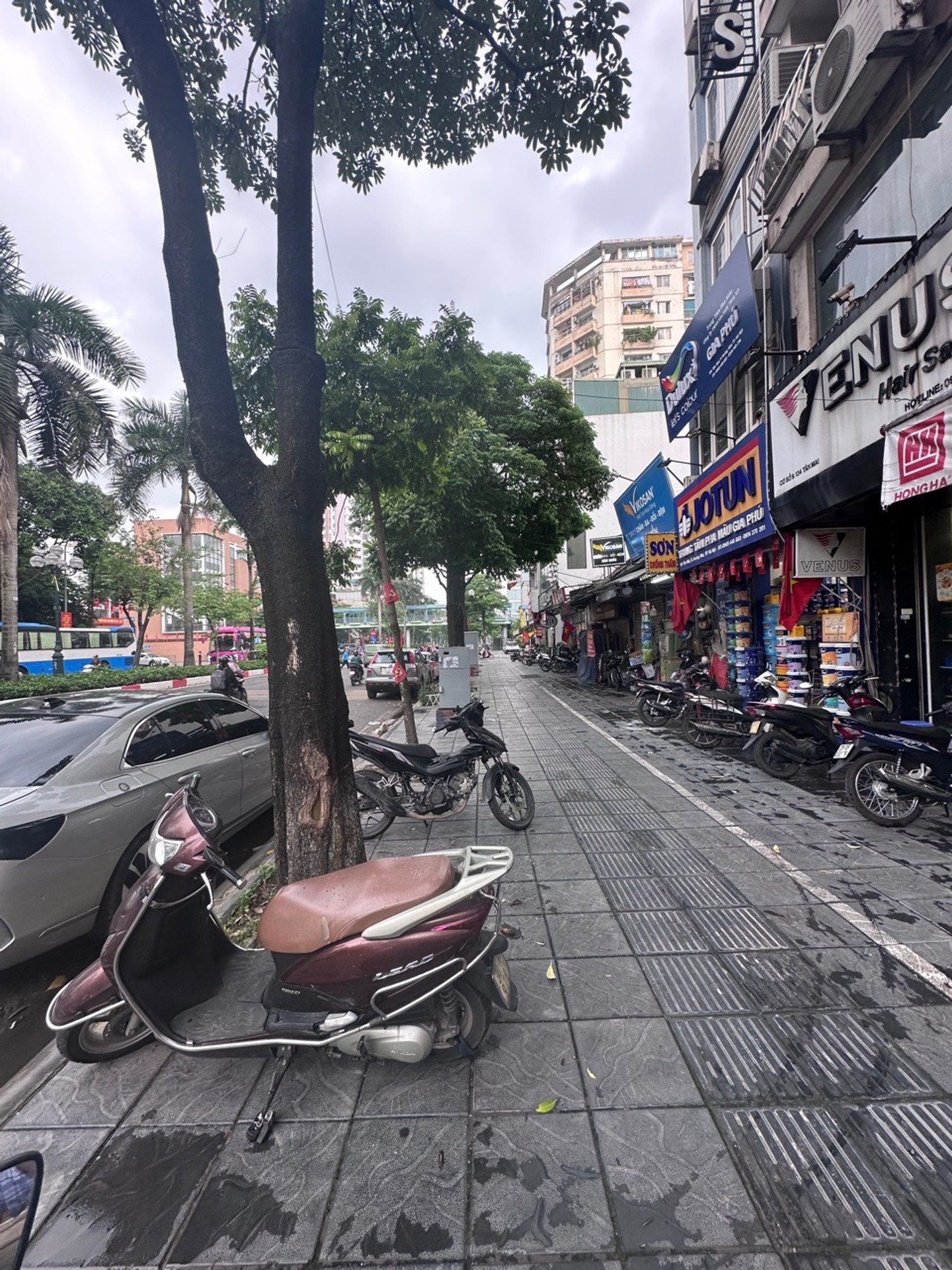 Nhà mặt phố Tân Mai rộng thoáng, kinh doanh đắc địa, ưu đãi giá hấp dẫn