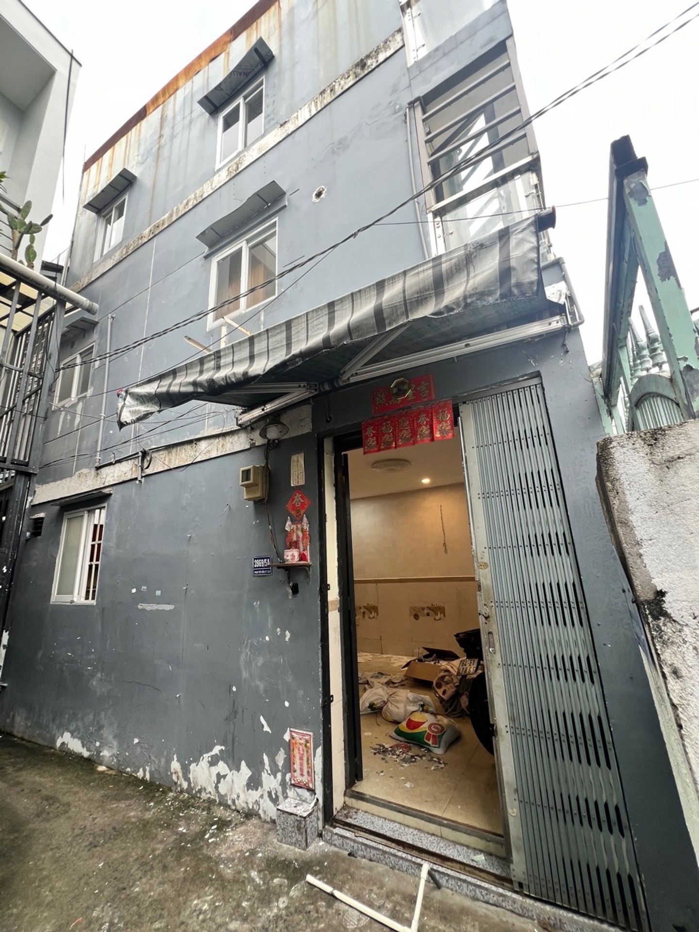 Bán nhà 3 tầng 4 phòng ngủ tại Quận 8, khu dân cư yên tĩnh, pháp lý đầy đủ