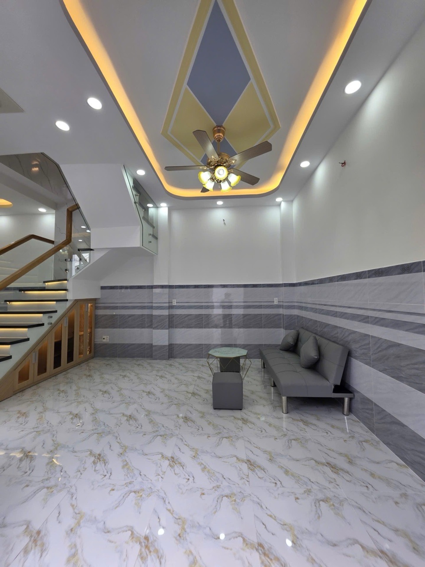 Nhà mới đẹp, hẻm nhựa, ngang rộng 8,45m tại Bạch Đằng