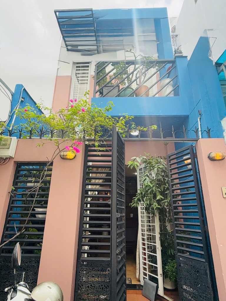 Bán nhà 2 tầng 46m2, hẻm xe hơi, quận 10 giá nhỉnh 9tỷ
