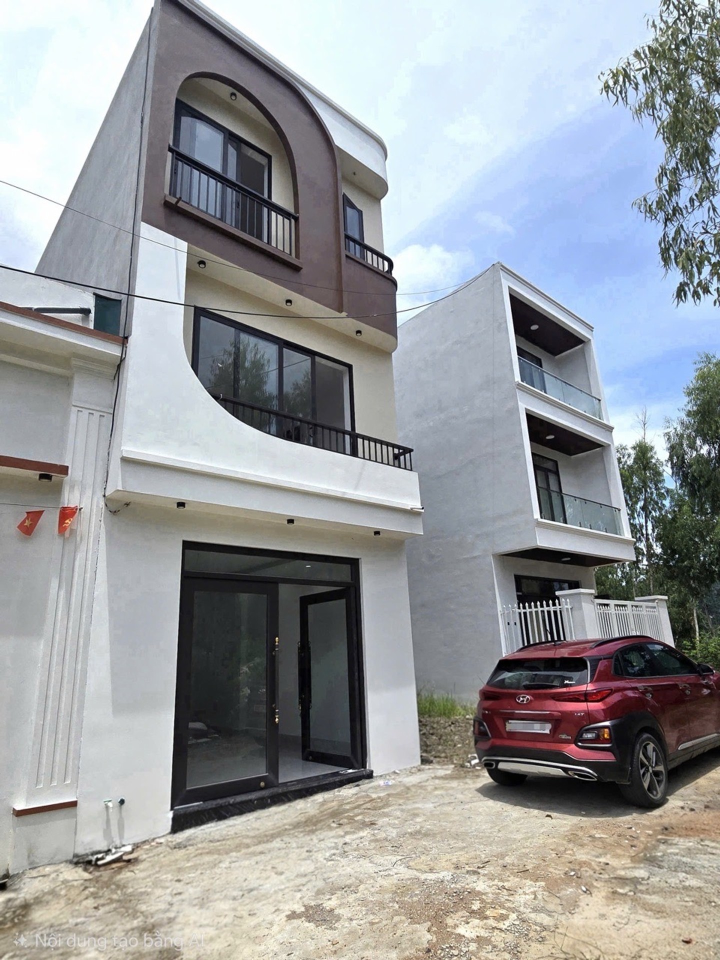 Bán nhà riêng 3 tầng hướng Tây tại khu dân cư đông đúc sau Công An Tỉnh Cột 8